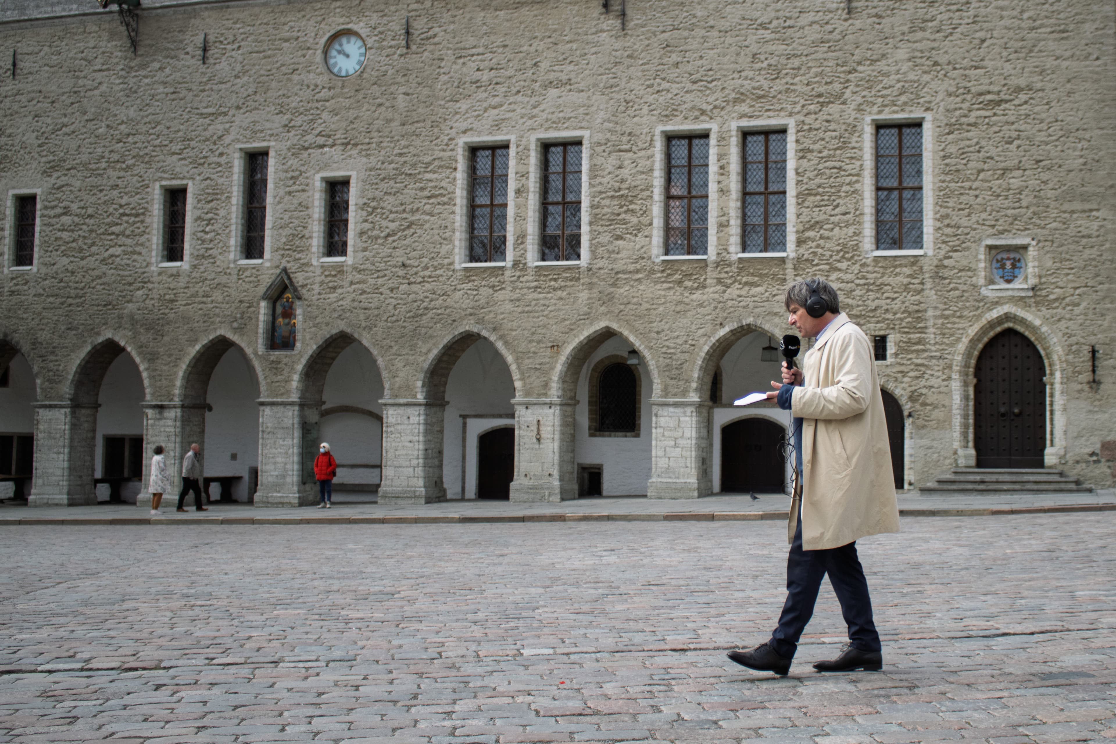 O świecie nie da się opowiadać zza zamkniętych drzwi studia
