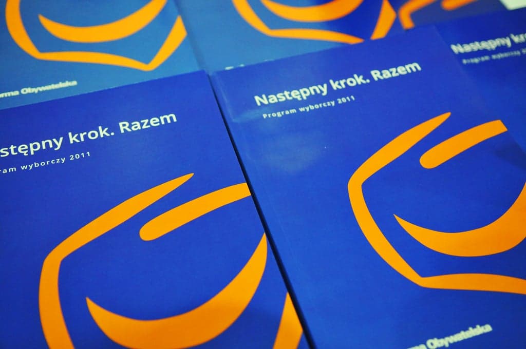 Afera pod parasolem? Polityczna gra o ciszę i narrację