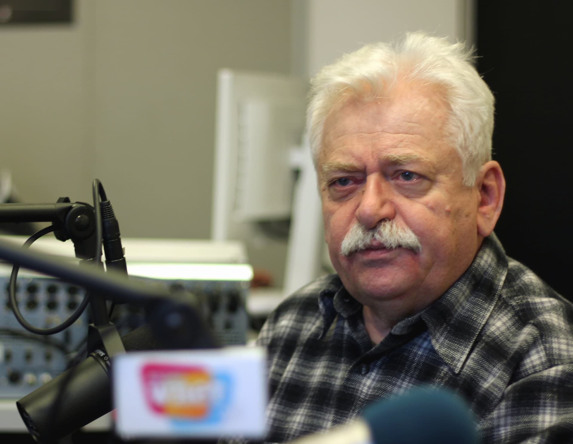 Prof. Szeremietiew: Pomnik należy się Olszewskiemu. Pamiętam jak Mazowiecki potępił bp Kaczmarka