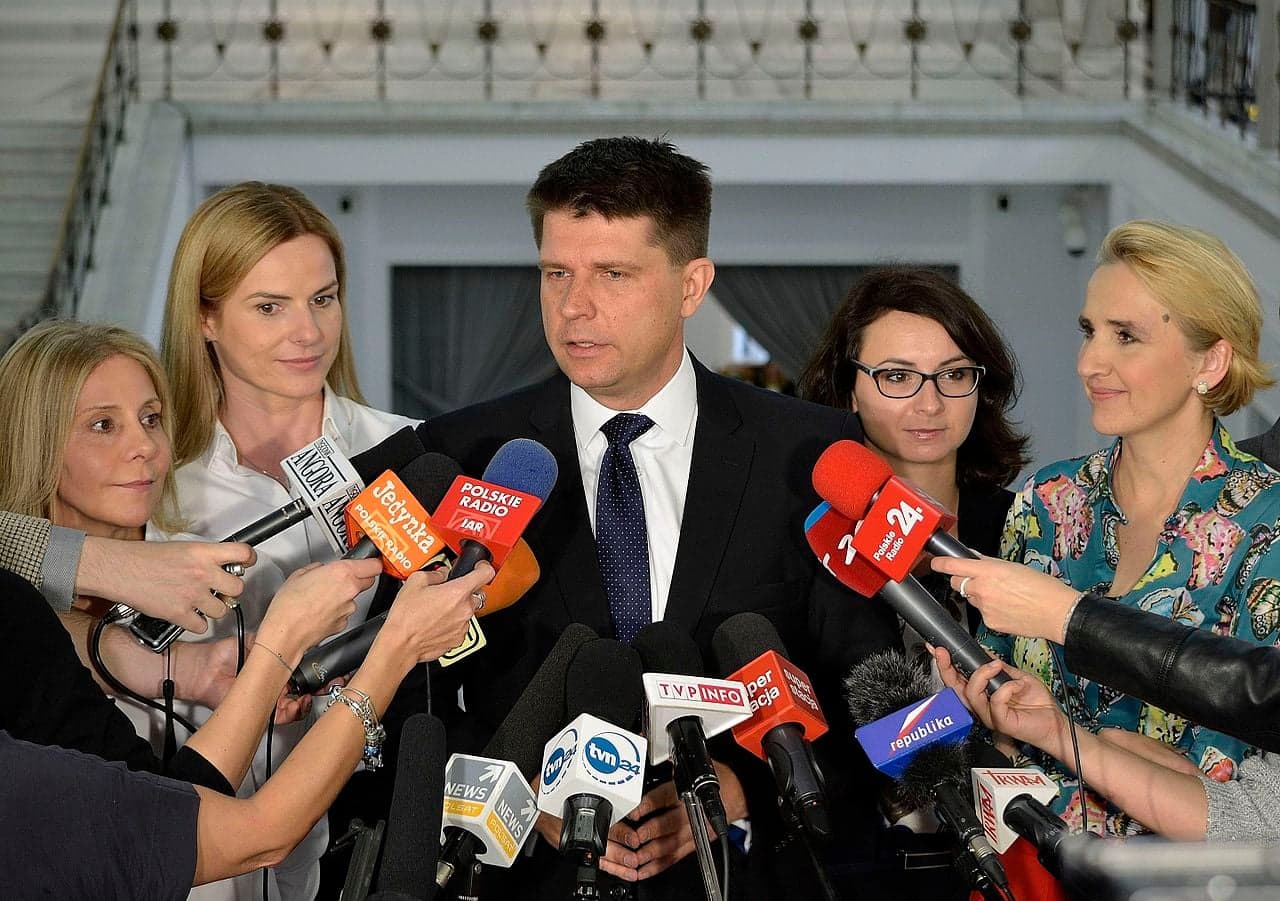 Ryszard Petru zrezygnował z funkcji przewodniczącego Klubu Poselskiego Nowoczesnej. Zastąpi go Katarzyna Lubnauer