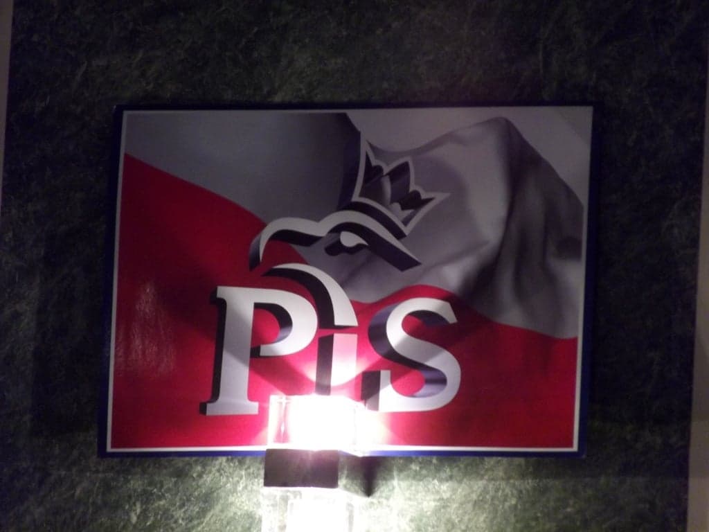 PiS publikuje „afery koalicji PO-PSL”. Wśród nich wymieniono m.in. aferę: taśmową, hazardową czy Amber Gold