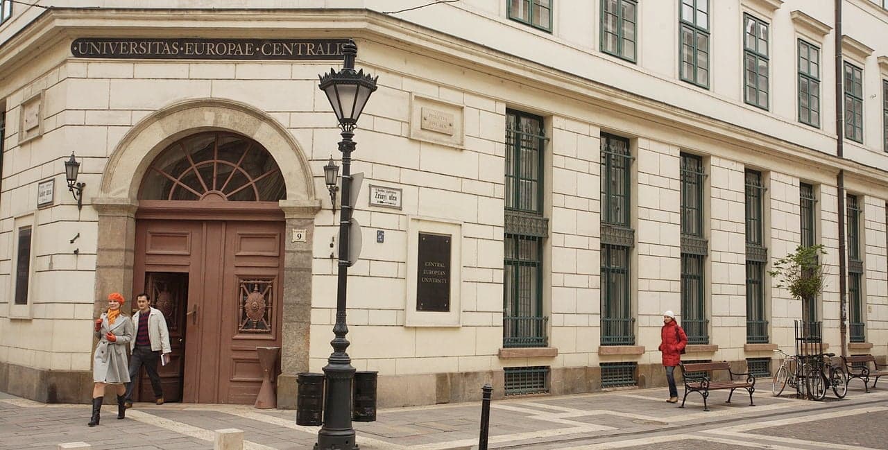 Komisja Europejska wszczęła wobec Węgier procedurę o naruszenie prawa dotyczącego działalności uczelni wyższych
