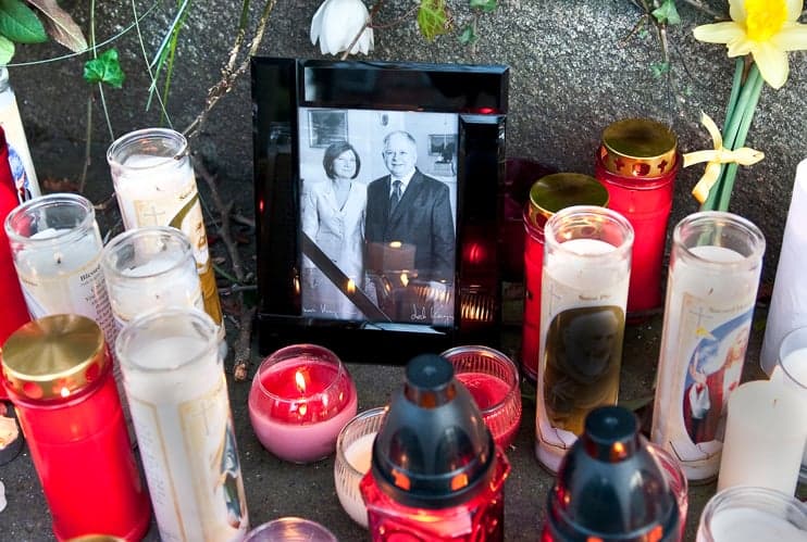 Cień Smoleńska. Rozmyślania z 96 krzyżami w tle jedenaście lat później. Polskie rekolekcje sumienia… I ciągle NIC!!!
