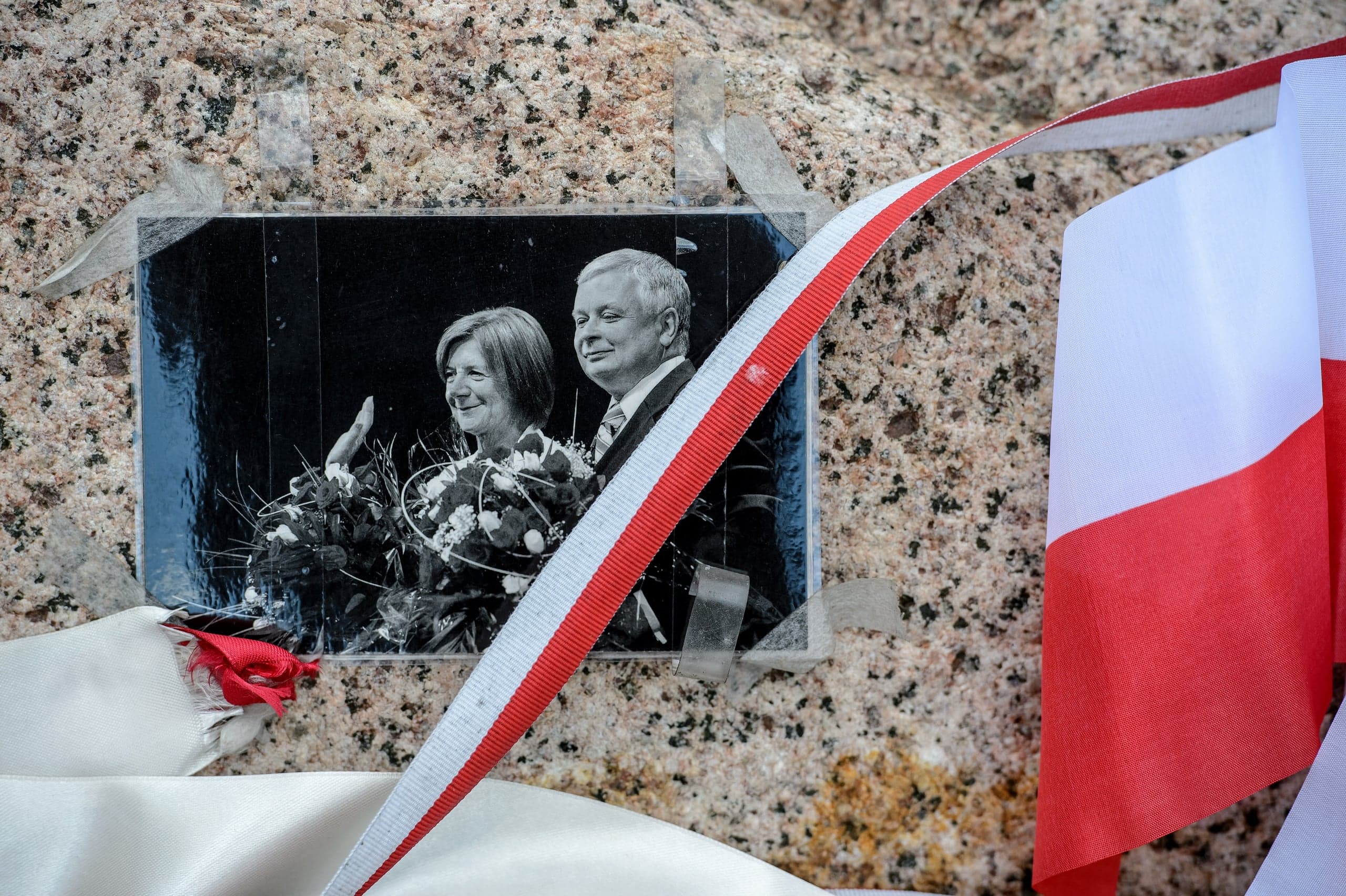 Dziś siódma rocznica katastrofy smoleńskiej. Przed Pałacem Prezydenckim odbędą się obchody z udziałem władz państwowych