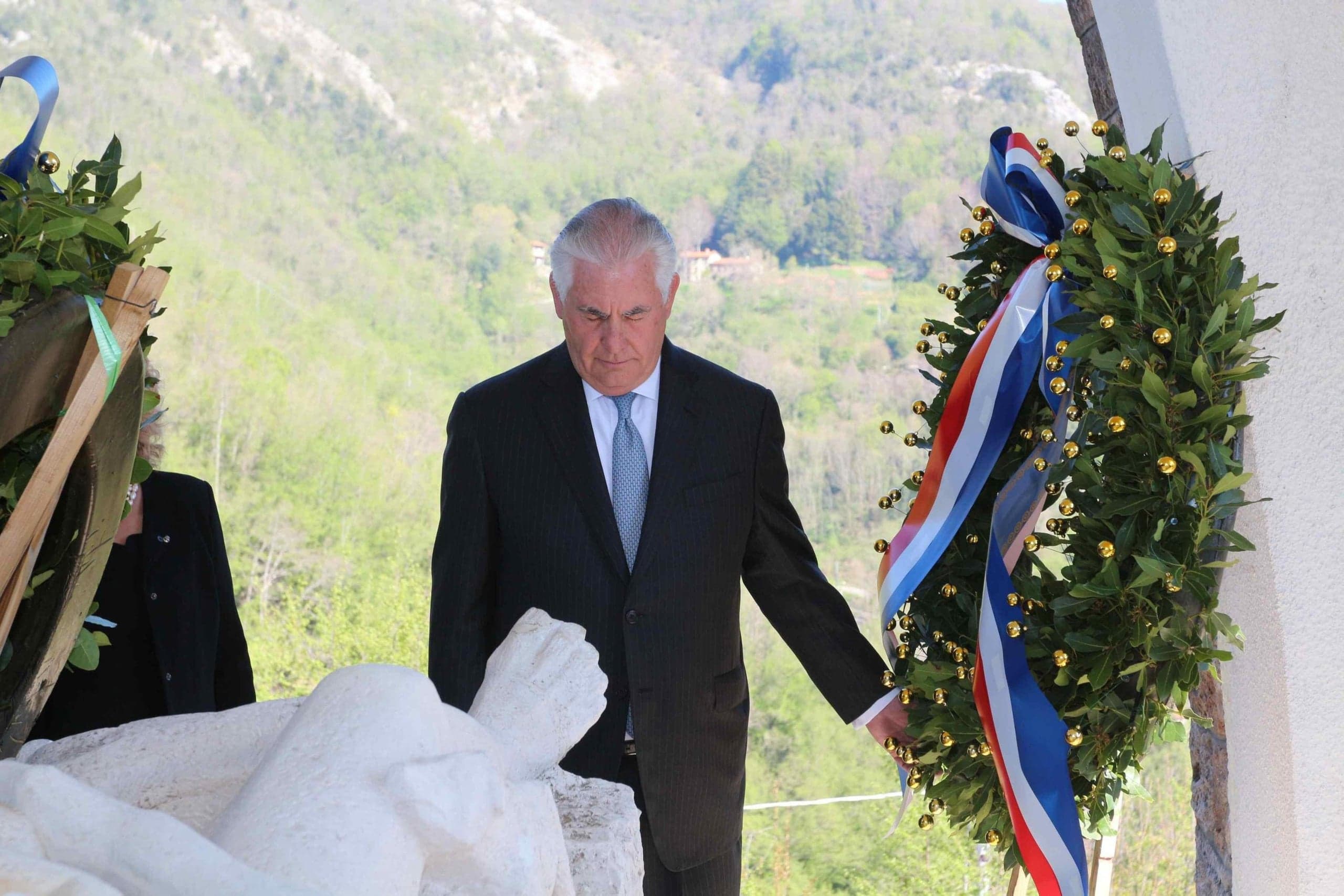 Sekretarz Stanu USA Rex Tillerson: Rosja musi wybrać, po której stronie chce stać w sprawie konfliktu w Syrii