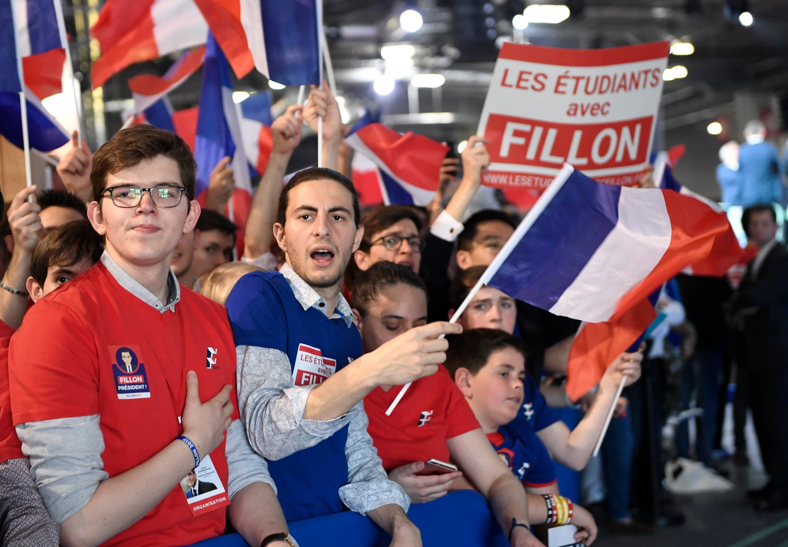 Wybory prezydenckie we Francji: Kandydat skrajnej lewicy Jean-Luc Melenchon w sondażu wyprzedził François Fillona