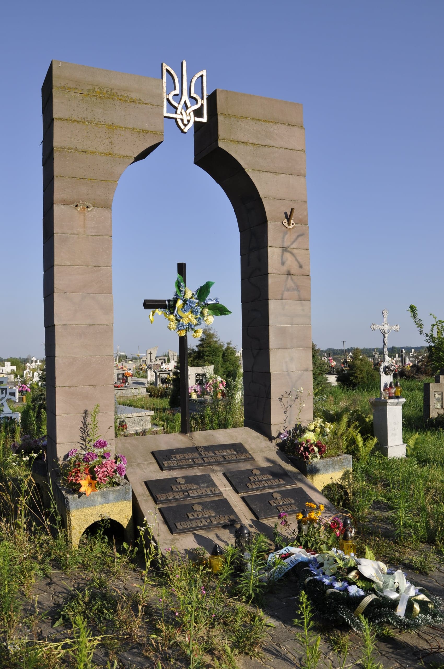 Pomnik UPA w Hruszowicach koło Przemyśla został rozebrany. Monument od 1994 roku stał nielegalnie na lokalnym cmentarzu