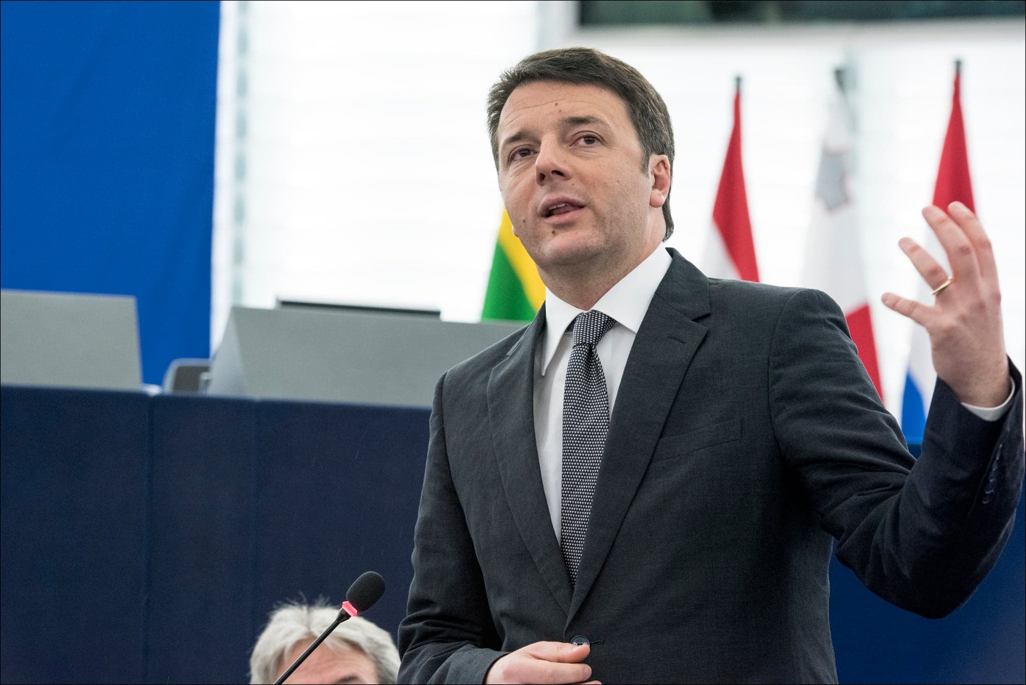 Włochy: Matteo Renzi wygrał prawybory w Partii Demokratycznej. Według wstępnych prognoz otrzymał ponad 72 proc. głosów