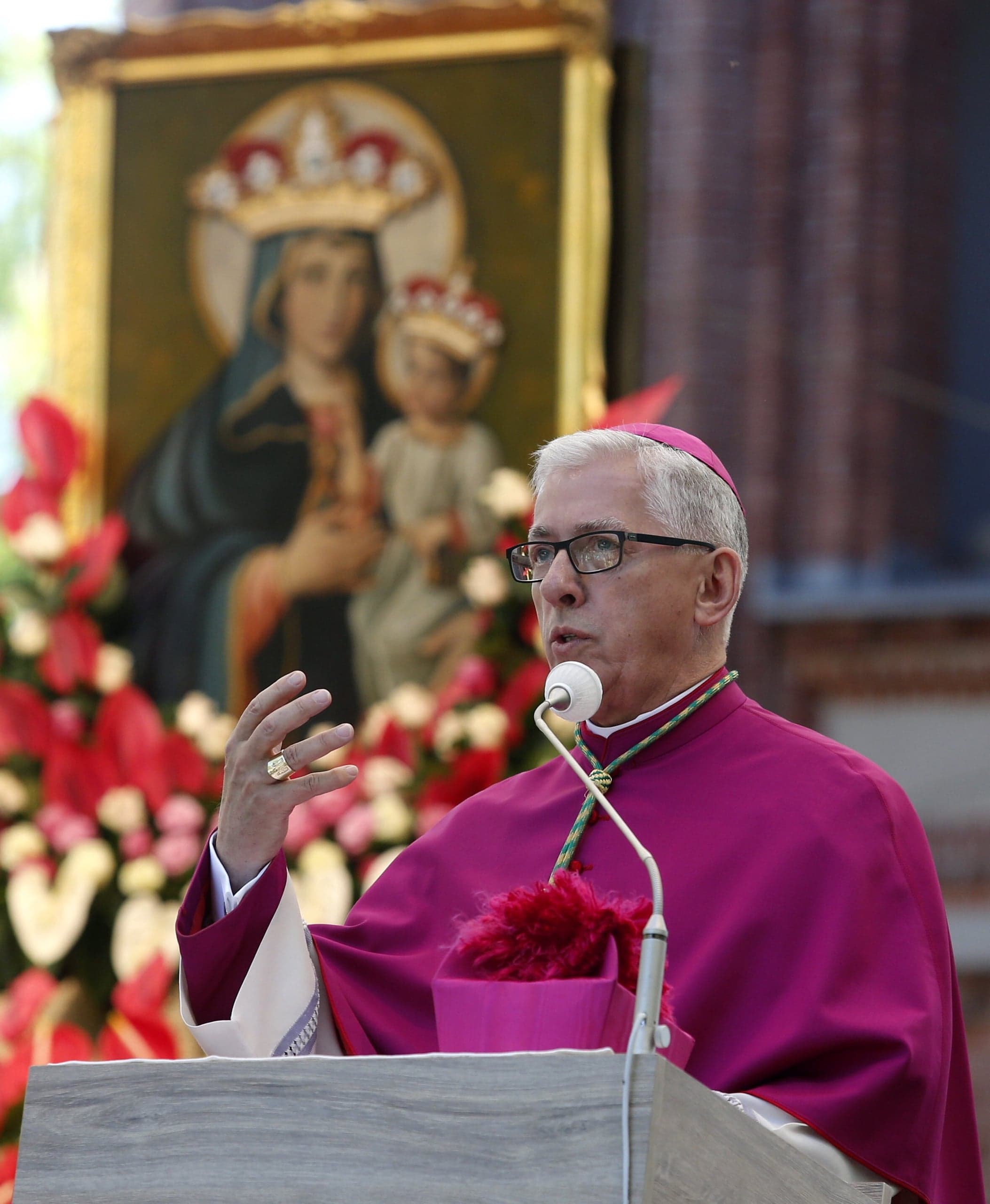Abp Wiktor Skworc: Niedzielę należy zwrócić człowiekowi. Państwo powinno ją chronić prawem jak świętość