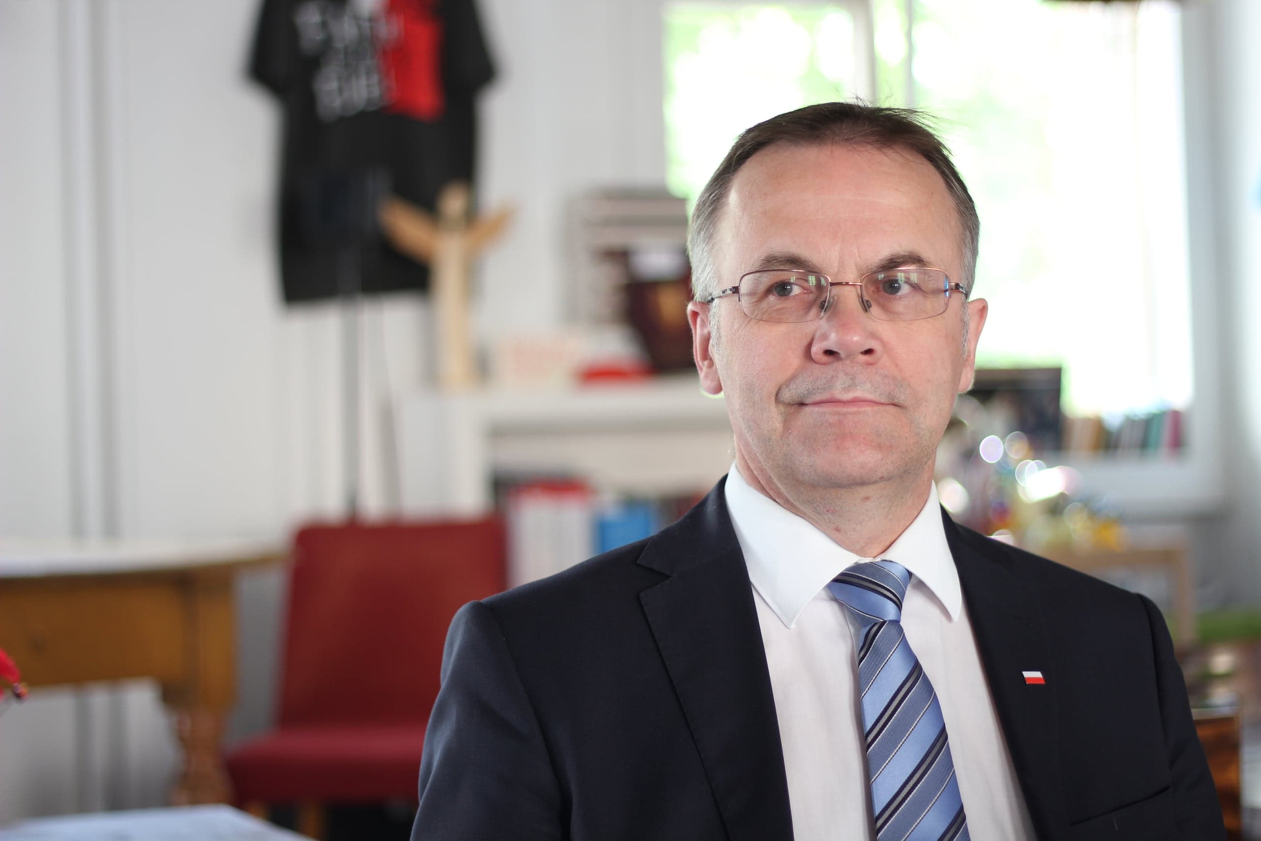 Sześcioro posłów PO zagłosowało za odebraniem Polsce suwerenności / Jarosław Sellin w Radiu WNET