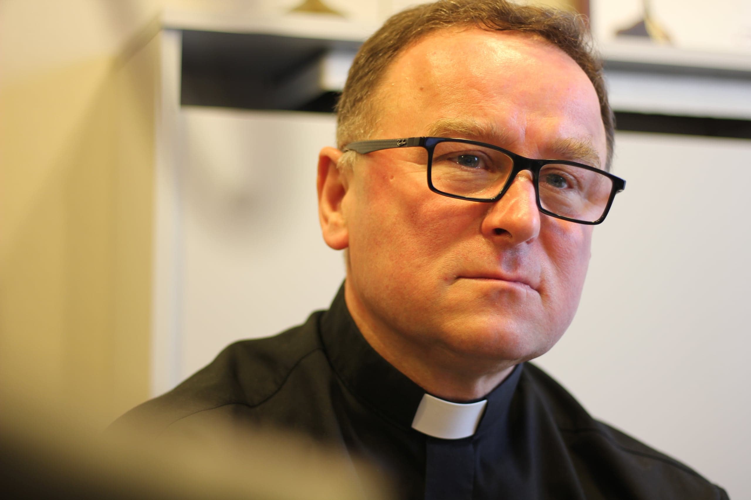 Poranek Wnet/ Ks. proboszcz Bogusław Kowalski: „Czarny humor”, czyli o „czarnych” w anegdocie i licznych dowcipach