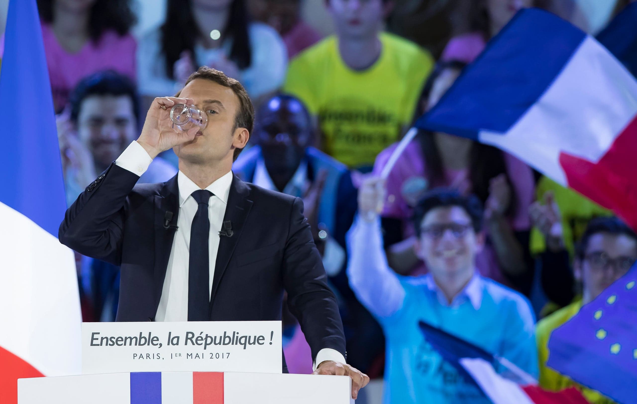 MSZ: Emmanuel Macron, kandydat na prezydenta Francji, używa wprowadzających w błąd porównań i skrótów myślowych