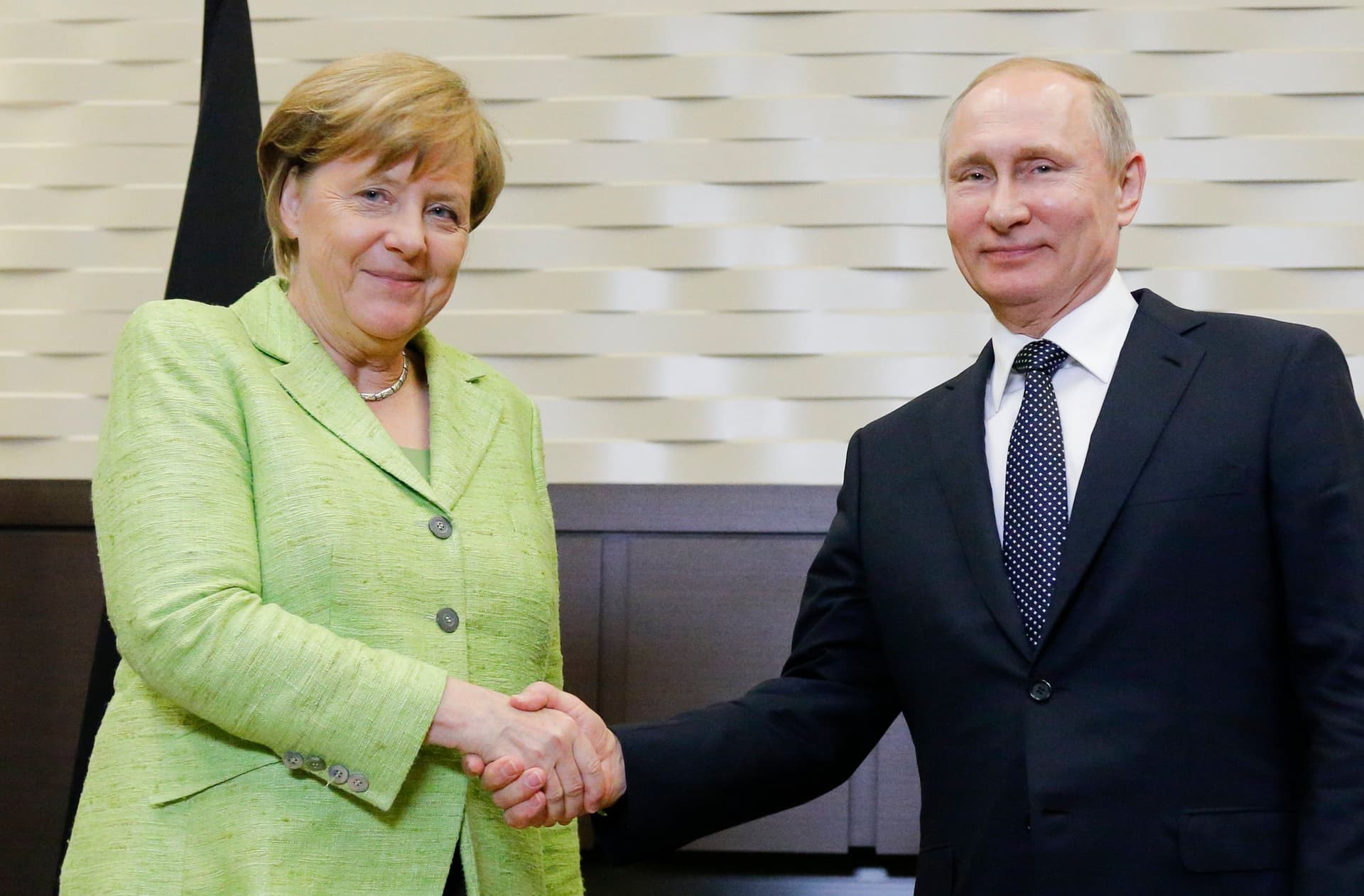 Rosja: Rozmowy Angeli Merkel z Władimirem Putinem nie przyniosą przełomu w relacjach Rosja – Niemcy; podtrzymają dialog