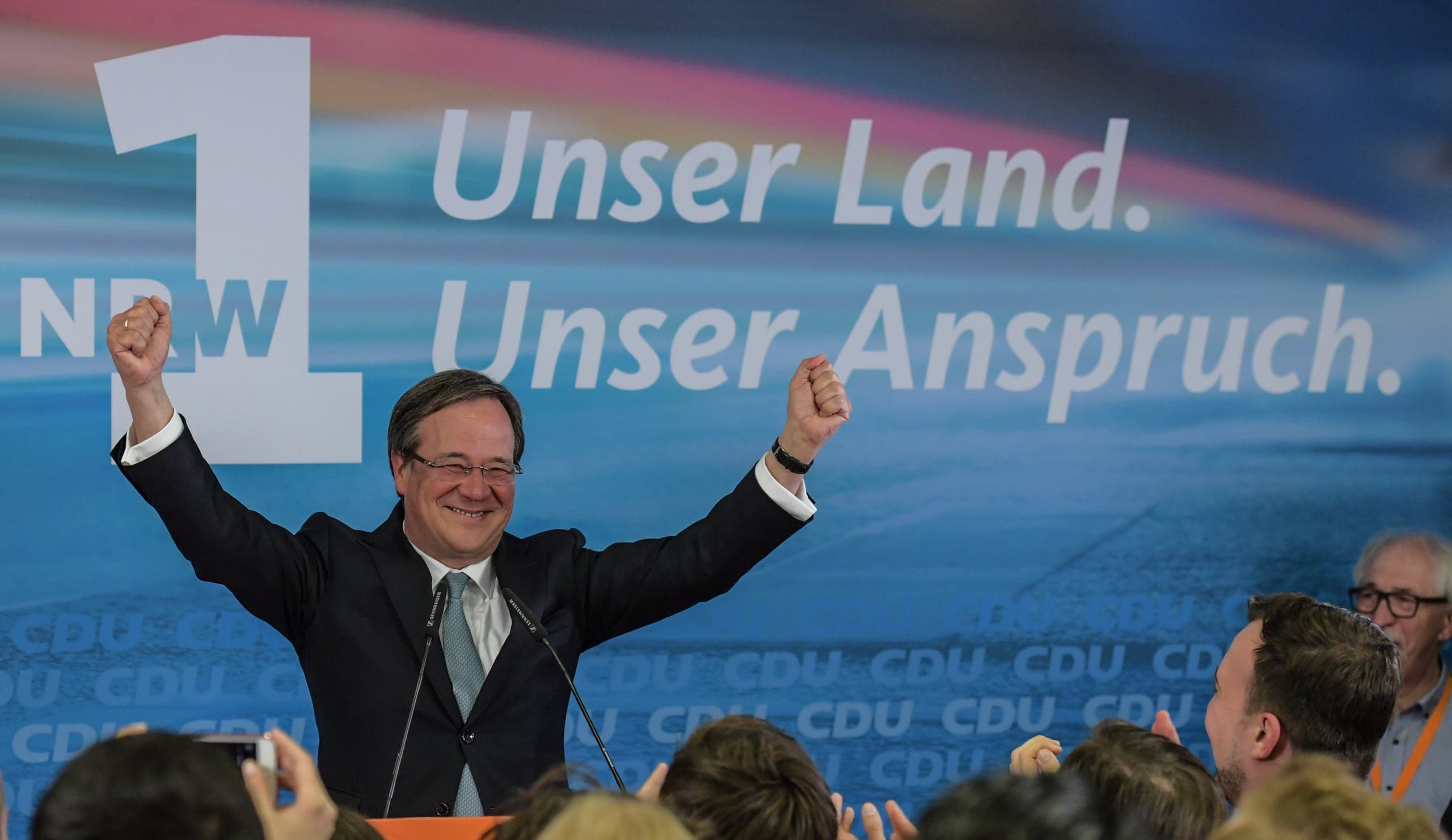 Partia Angeli Merkel wygrała wybory do parlamentu regionalnego Nadrenii Północnej-Westfalii. To cios dla Martina Schulza