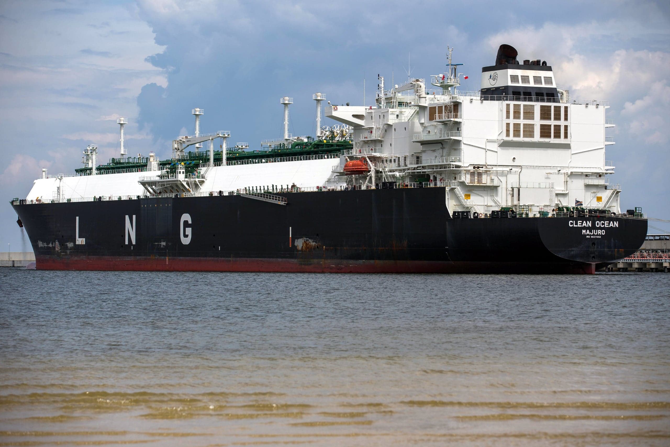 PGNiG sprzedało Ukrainie LNG z USA