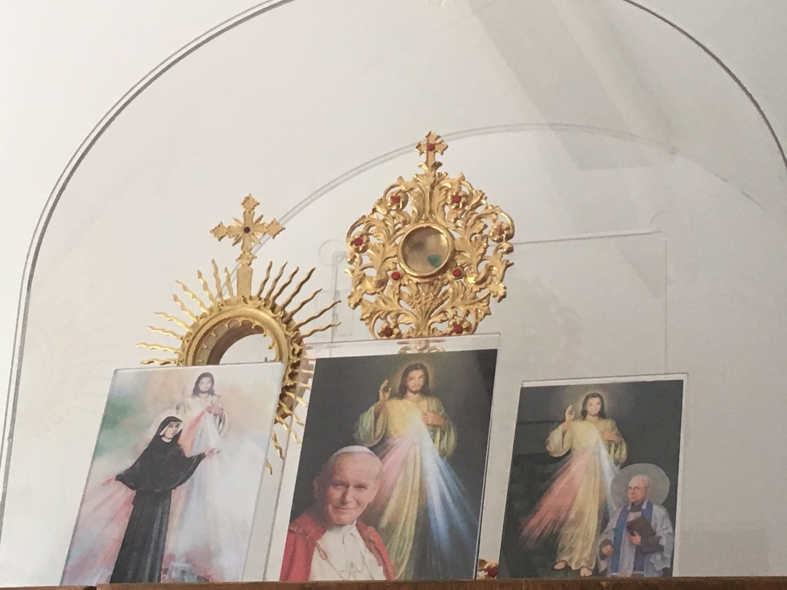 Liban to bardzo bogaty kraj, jednak to nie oznacza ateizacji. Oprócz libańskich świętych czczą tam także Polaków