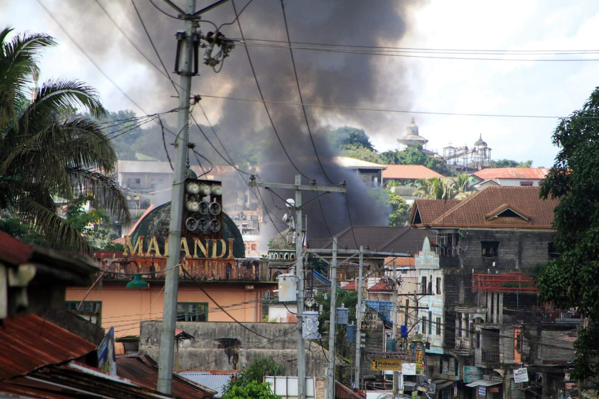 Filipiny/ W walkach o Marawi armia filipińska w akcji przeciw dżihadystom zabiła 10 własnych żołnierzy, a ośmiu raniła