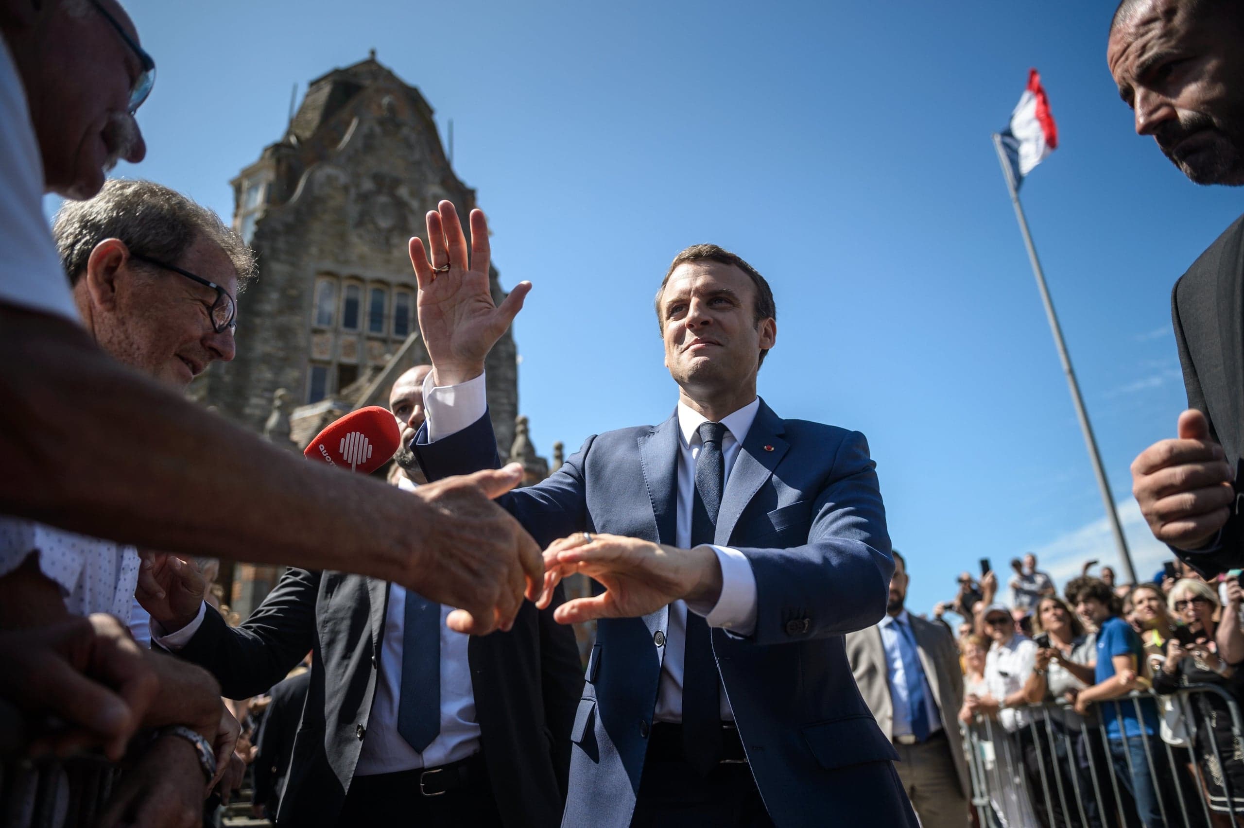 Ostateczne wyniki pierwszej tury wyborów we Francji: LREM 32%, Republikanie 21%, Front Narodowy 13%, skrajna lewica 13 %