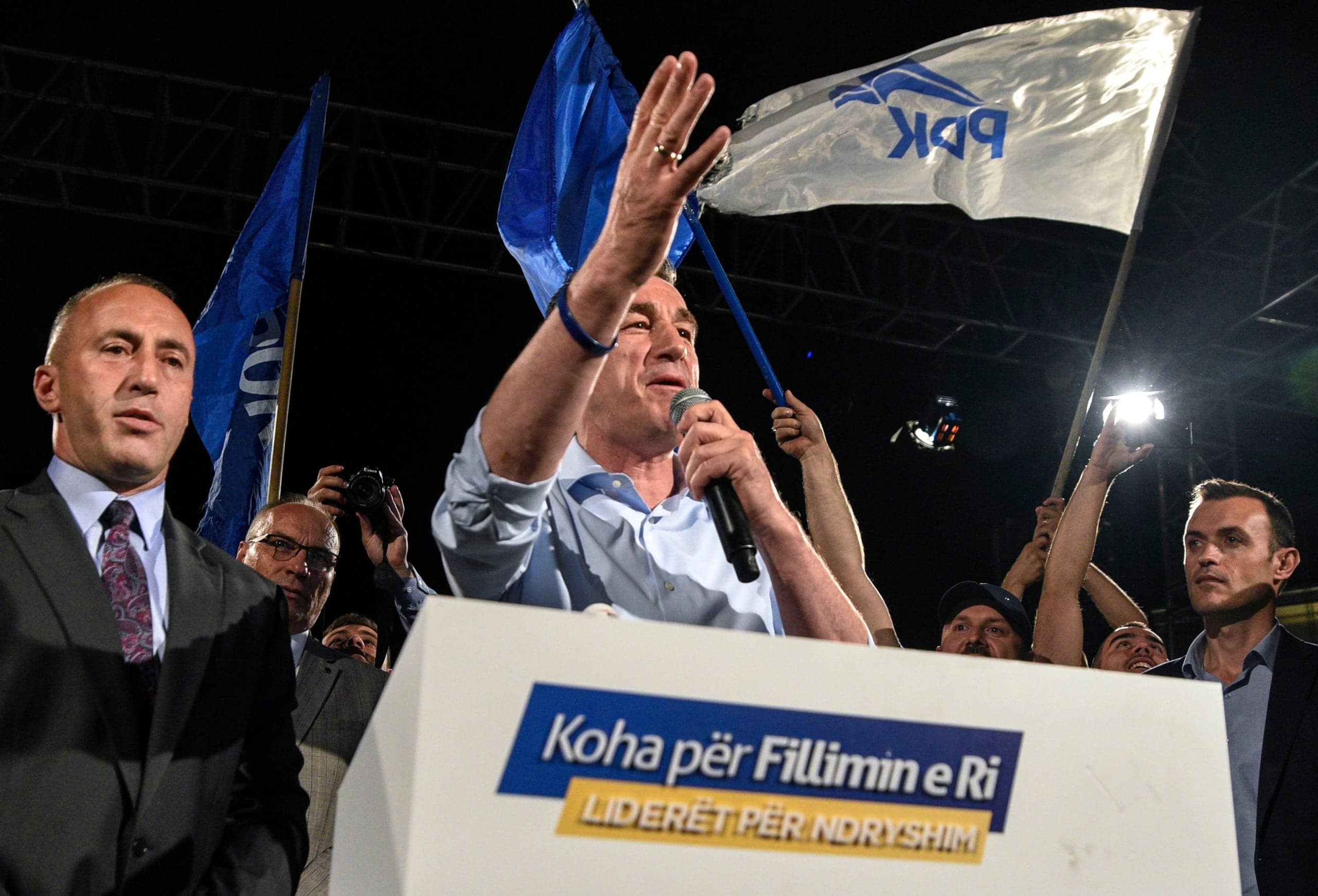 Kosowo: Koalicja radykalnych wojskowych pod przywództwem Demokratycznej Partii Kosowa wygrała wybory parlamentarne