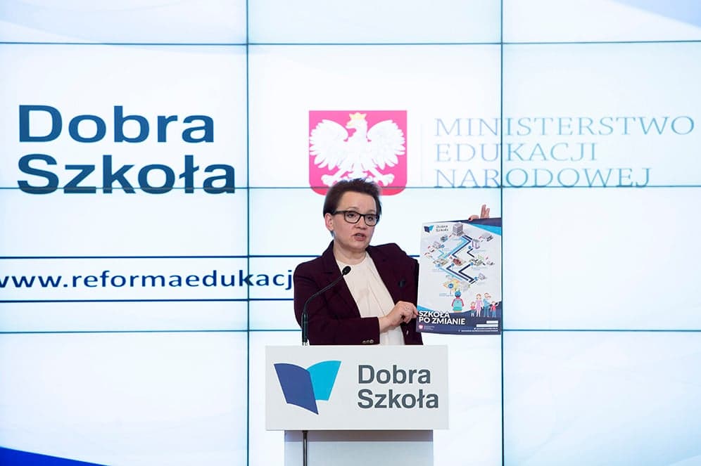 Sondaż IBRiS: 51 % badanych uważa likwidację gimnazjów nieudaną reformą