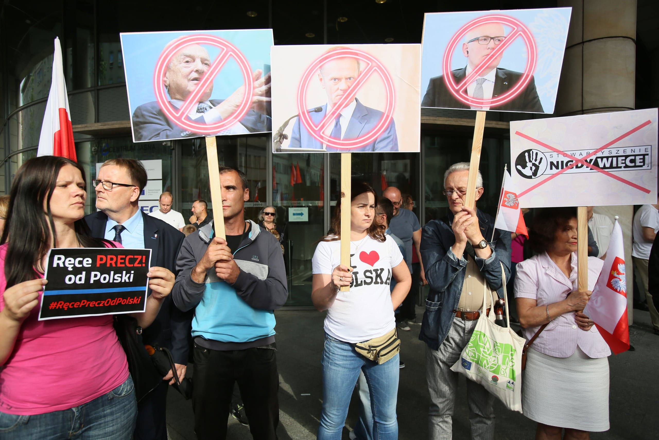 KE wszczęła postępowanie wobec Polski za reformę wymiaru sprawiedliwości. Waszczykowski: Złe emocje w kontaktach z UE