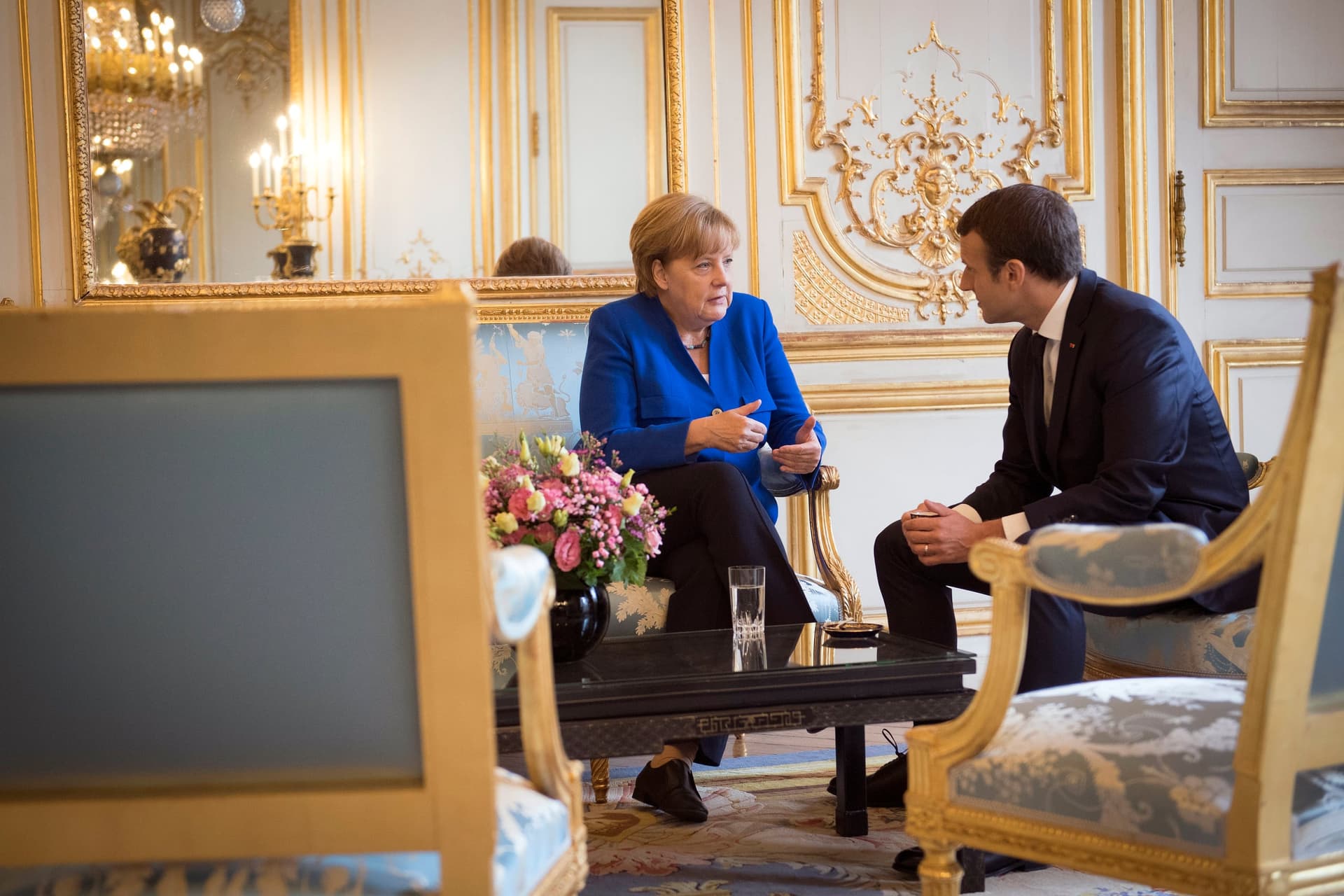 Merkel nie ma nic przeciwko unijnemu budżetowi strefy euro i zgadza się rozmawiać o europejskim ministrze finansów