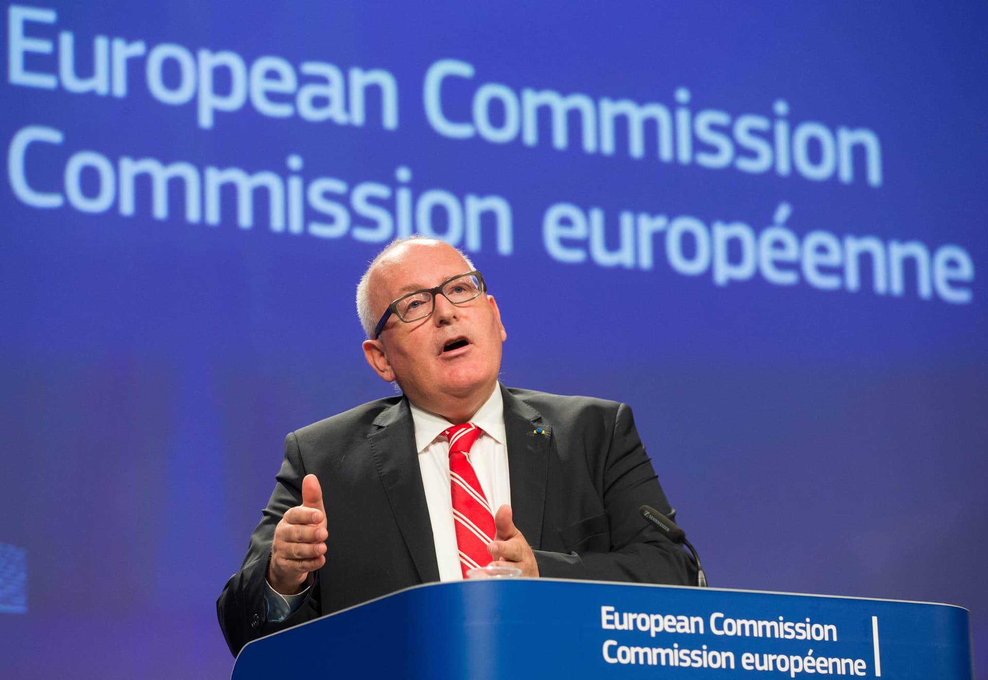 Komisja Europejska uruchomi procedurę o naruszenie praworządności w Polsce ze względu na ustawę o sądach powszechnych