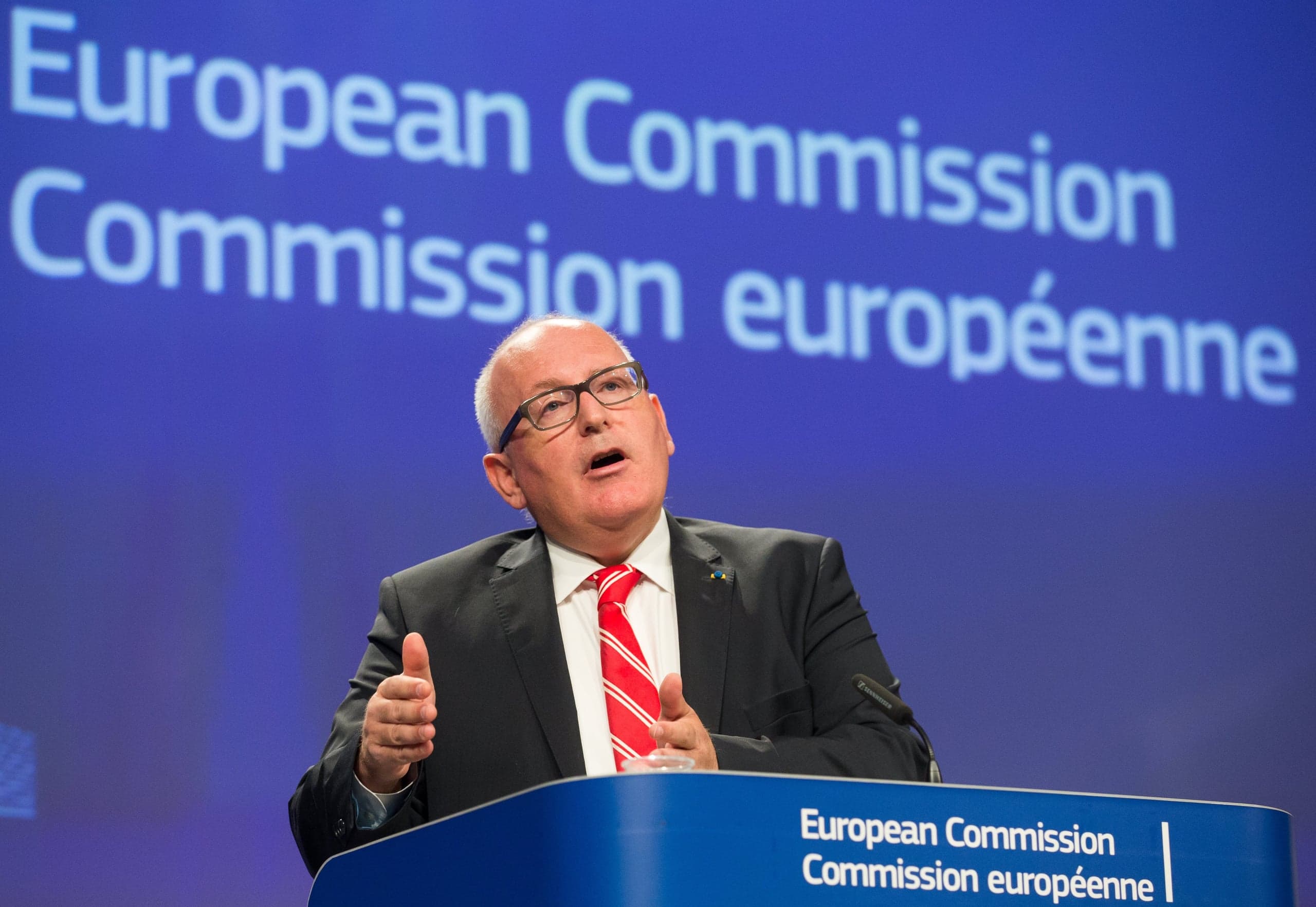 Komisja Europejska uruchomi procedurę o naruszenie praworządności w Polsce ze względu na ustawę o sądach powszechnych