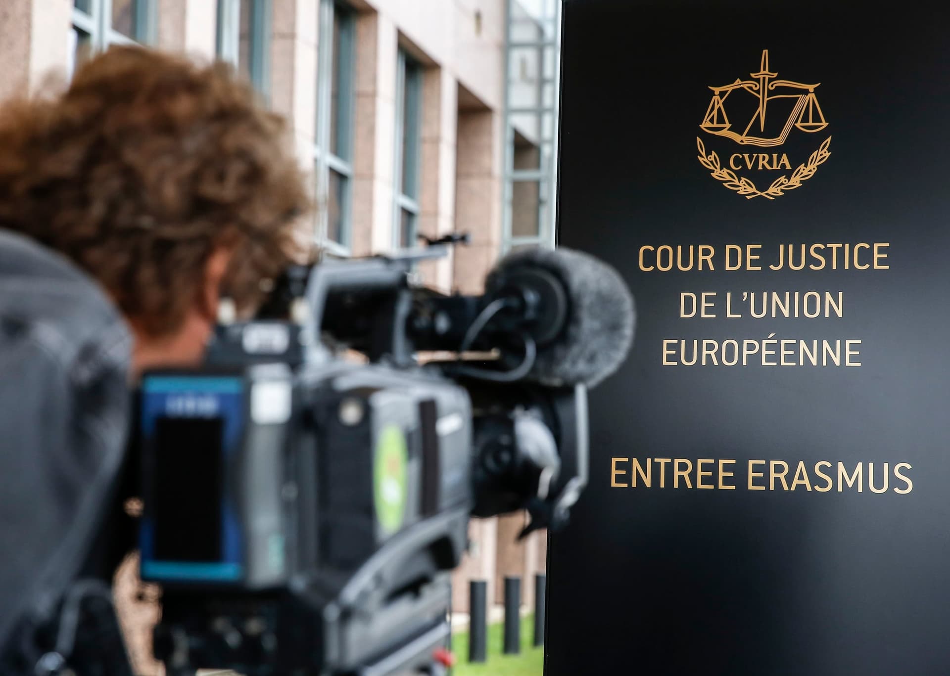Trybunał Sprawiedliwości UE oddalił skargi Słowacji i Węgier w sprawie relokacji uchodźców