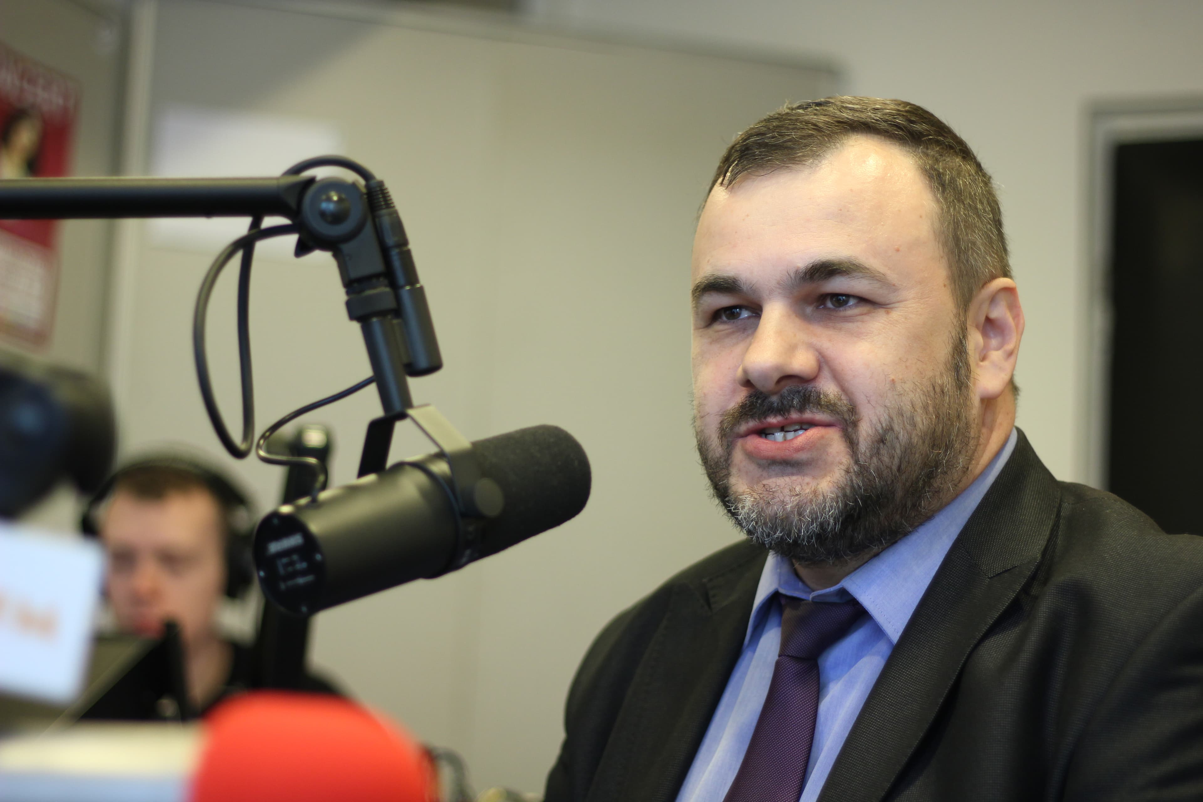 Piotr Lisiecki: Przy uboju halal w Polsce najczęściej pracują Czeczeni, uciekinierzy przed wojną