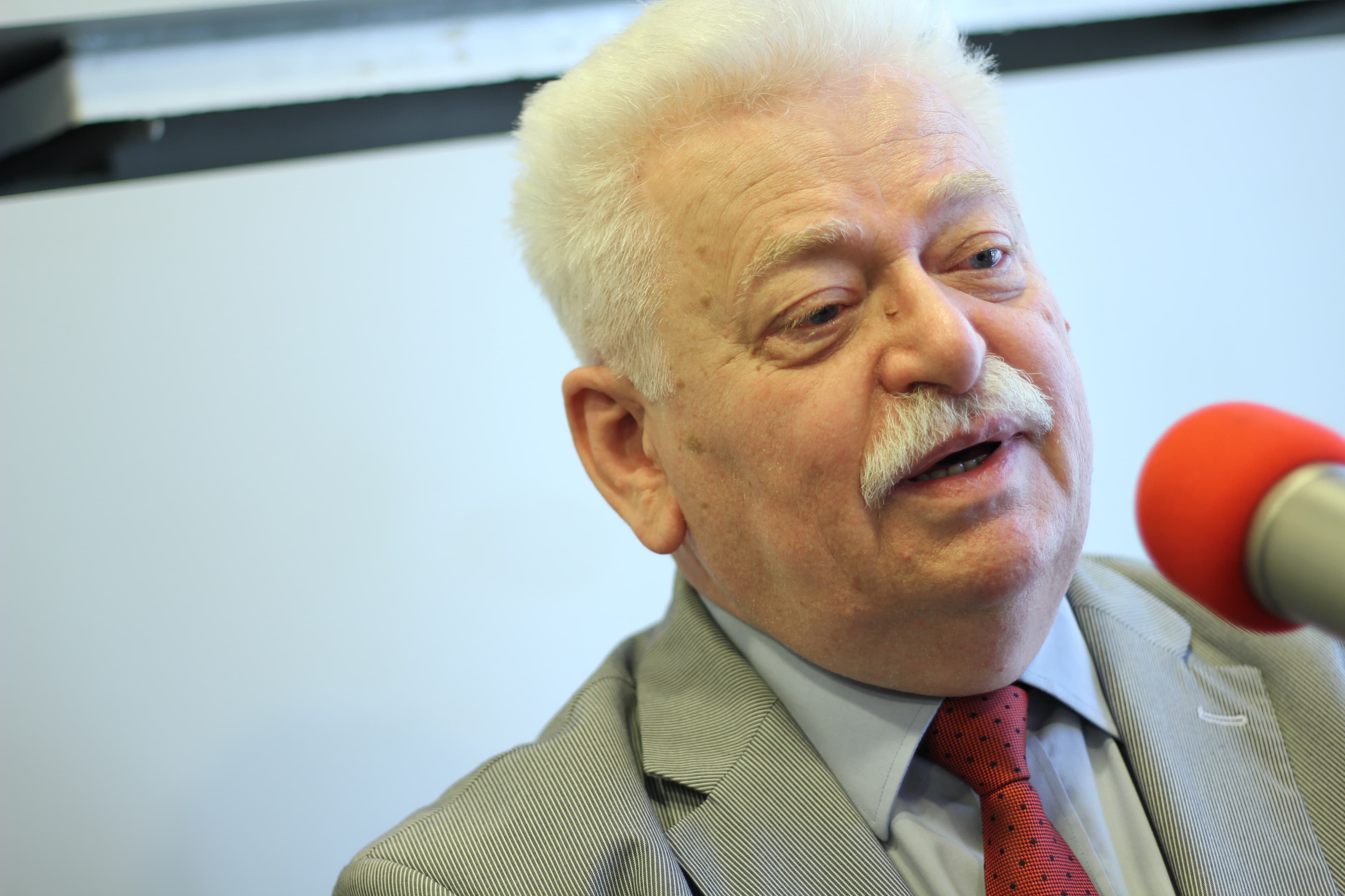 Prof. Romuald Szeremietiew: rozgrywa się wyścig między tym, co w rejonie Europy Środkowej może robić Polska, a co Rosja