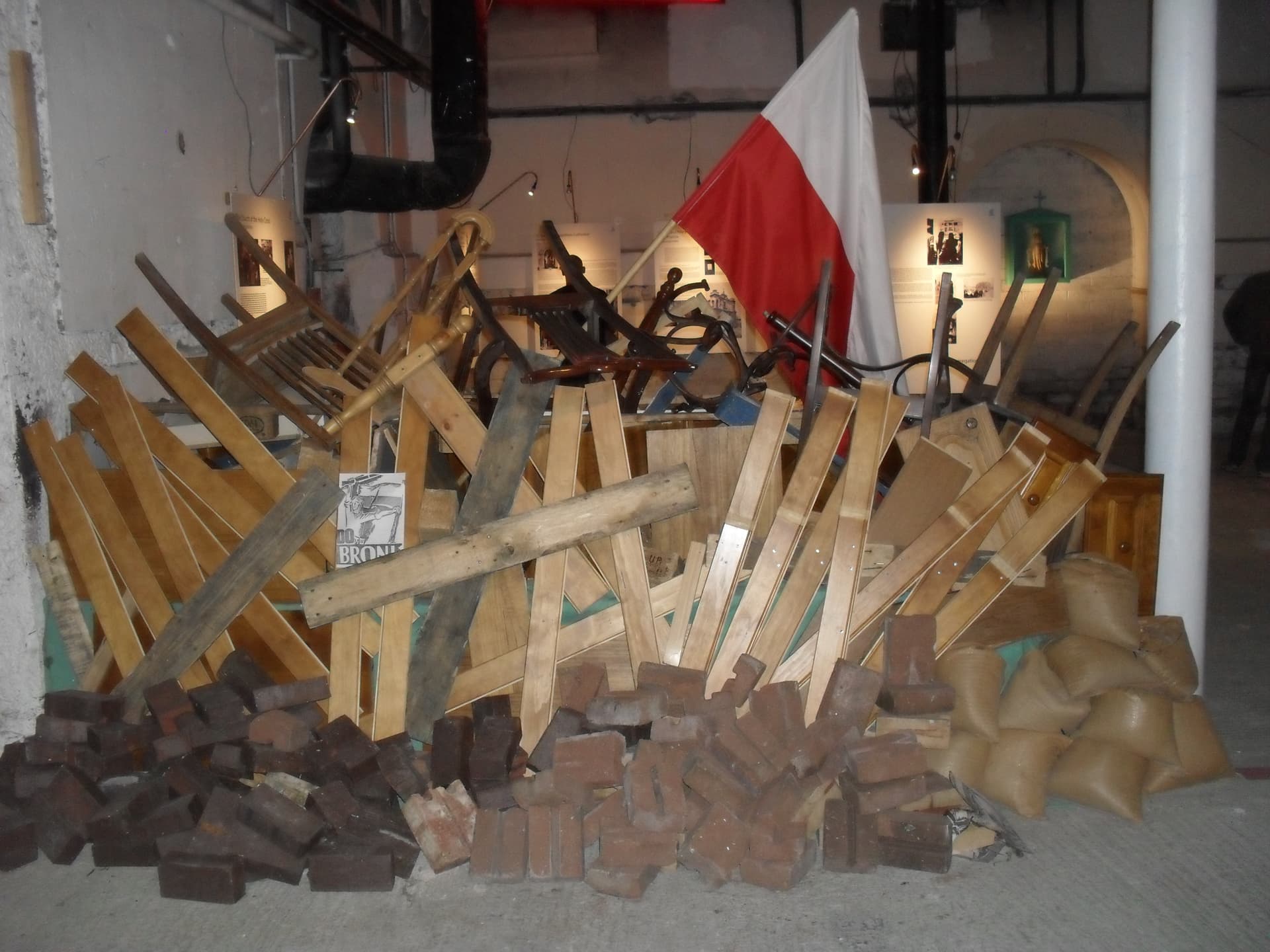 Wspominając Powstanie Warszawskie. Niemcy tego starcia nie wygrali! To żołnierze podziemia złożyli broń…