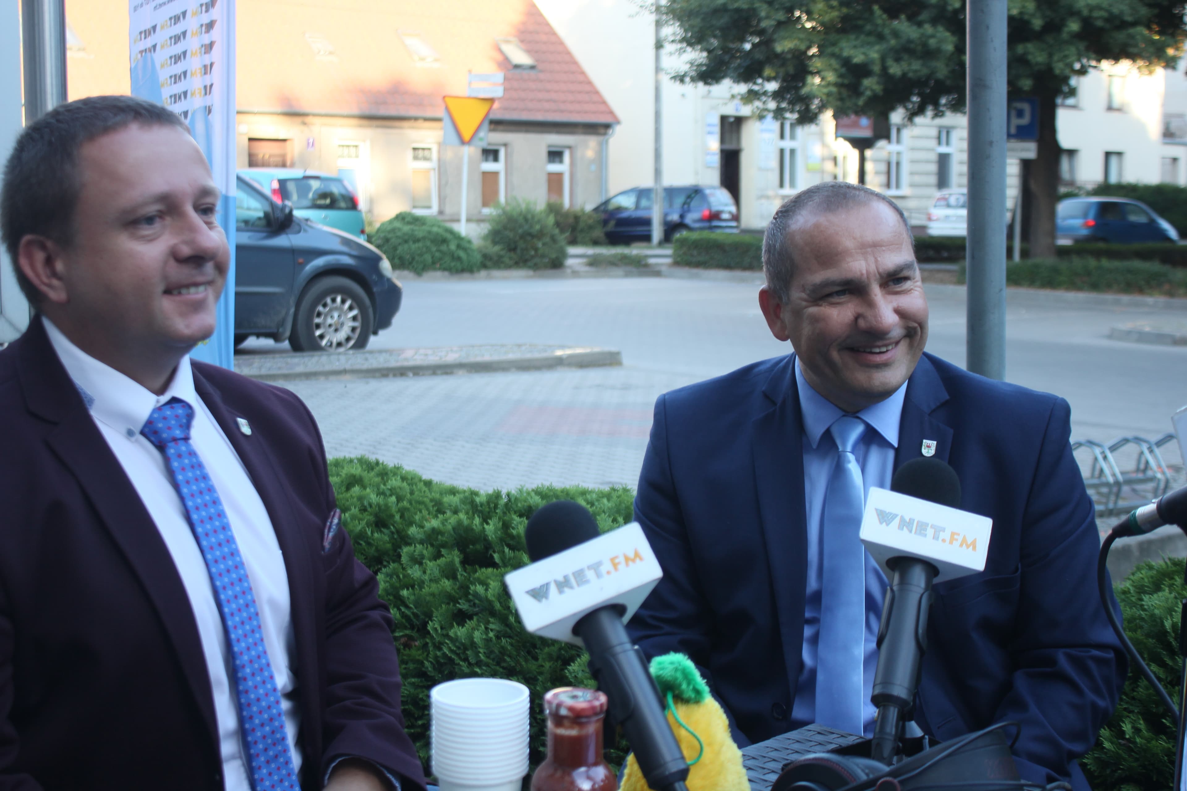 Epoka burmistrza siedzącego przy stole się skończyła. Burmistrz ma być menedżerem – nie może siedzieć na miejscu [VIDEO]