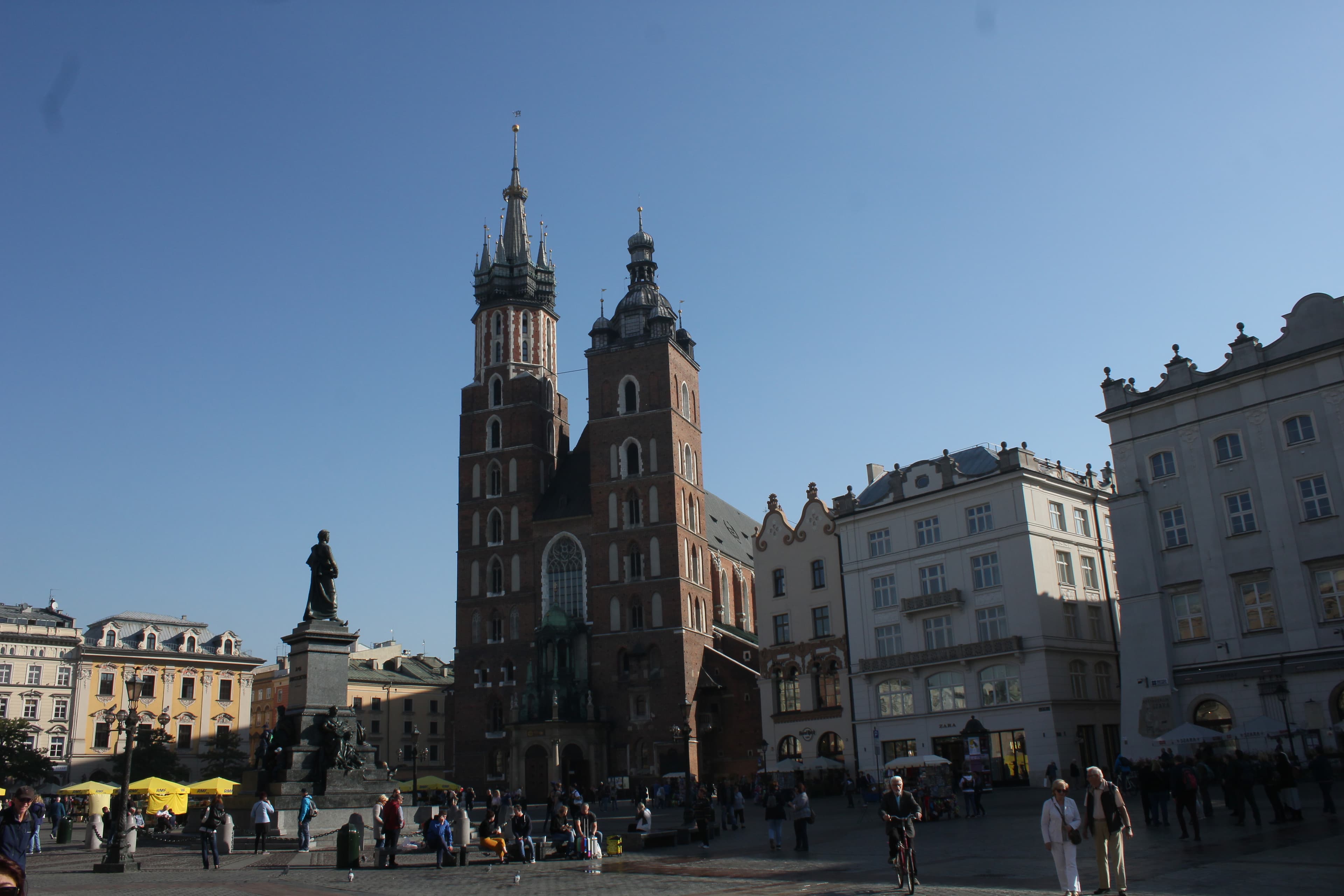 Kraków: Związkowcom nie chodzi tylko o podwyżki