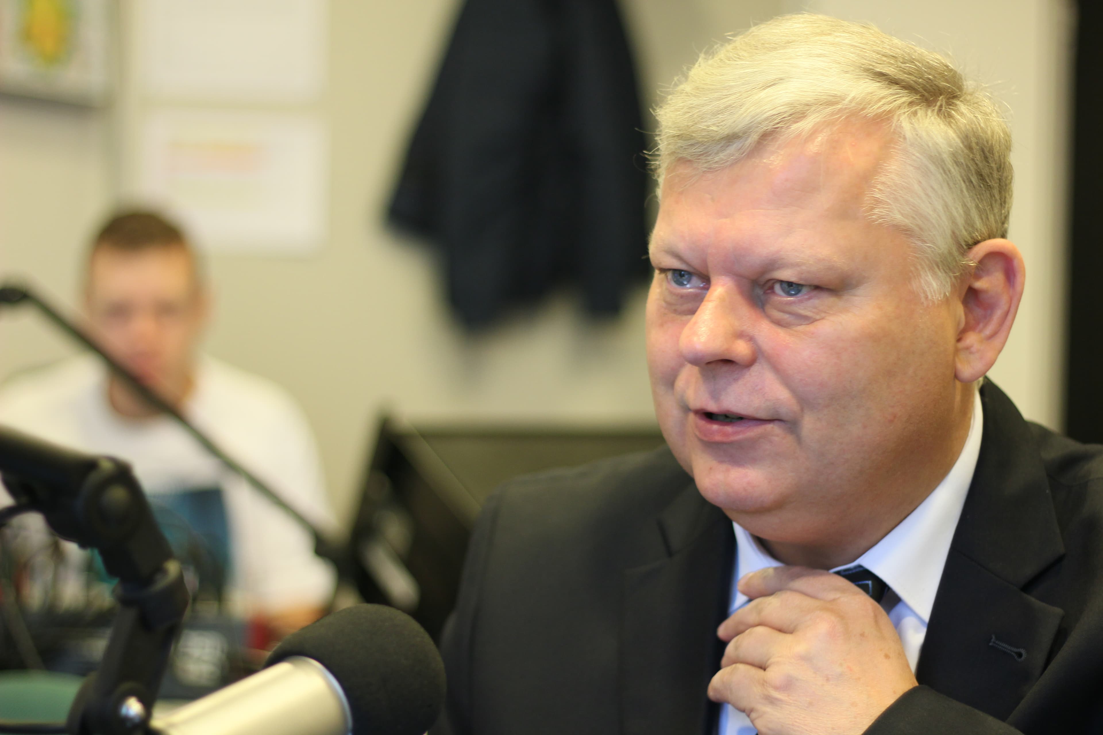 Suski: kamienie milowe świadczą o tym, że UE nie chce wypłacić Polsce środków z funduszu odbudowy