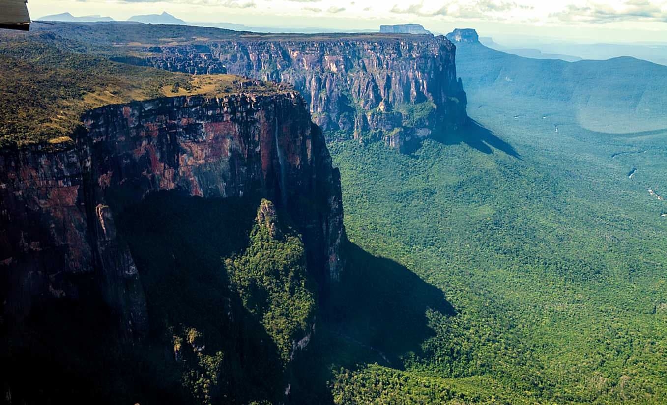 Arco Minero del Orinoco: kiedy raj staje się piekłem / Arco Minero del Orinoco: cuando el paraíso se vuelve al infierno