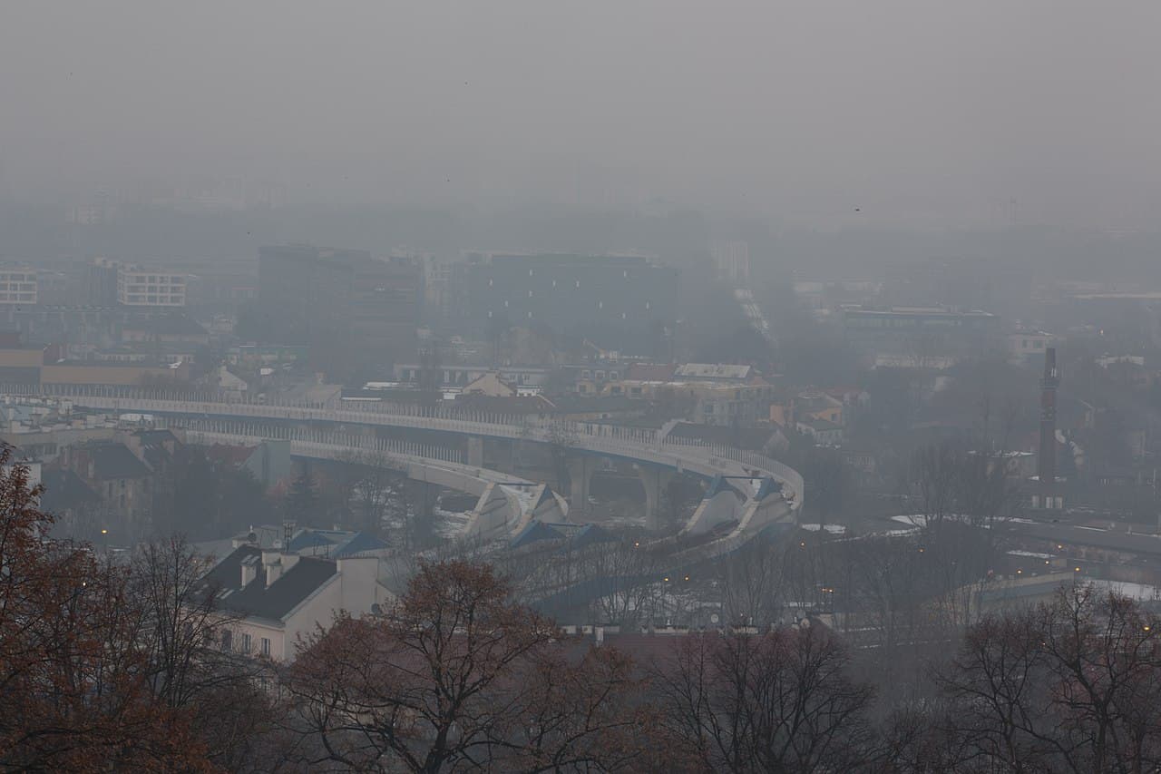 Warszawa bije smogowe rekordy. Normy pyłów przekroczone nawet o 600 procent