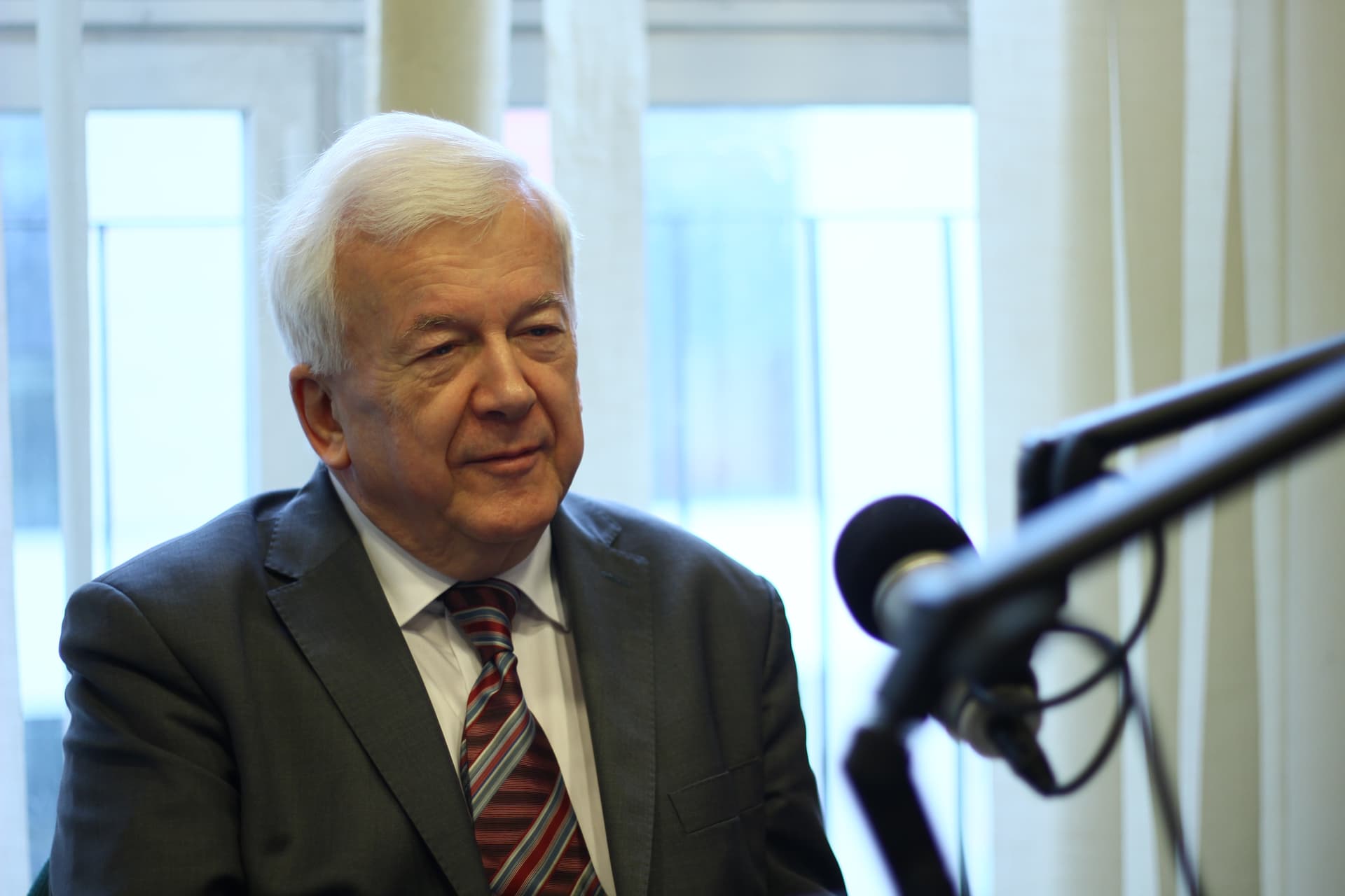 Prof. Janusz Kawęcki: Występuje wiele niedomówień w przejmowaniu Eurozetu przez Agorę. KRRiT się tym zajmuje [VIDEO]