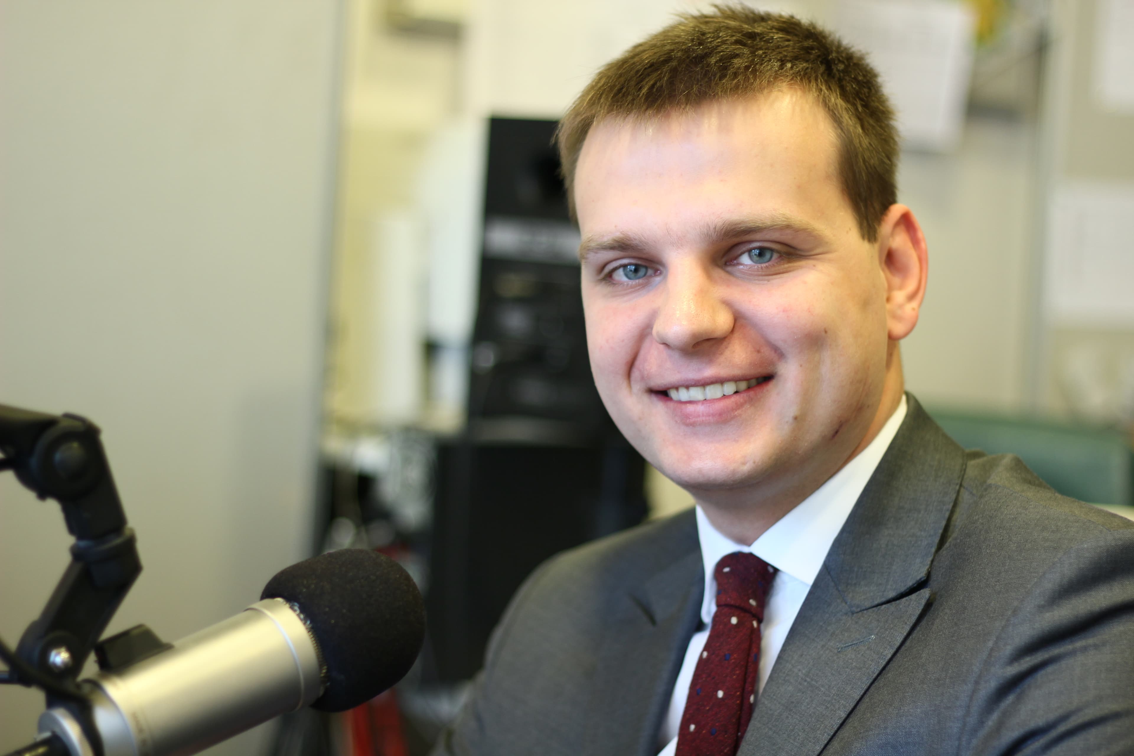 Jakub Kulesza: Rząd chce zamknąć kraj, by móc powiedzieć „robiliśmy co w naszej mocy”. W tym celu bawi się statystykami