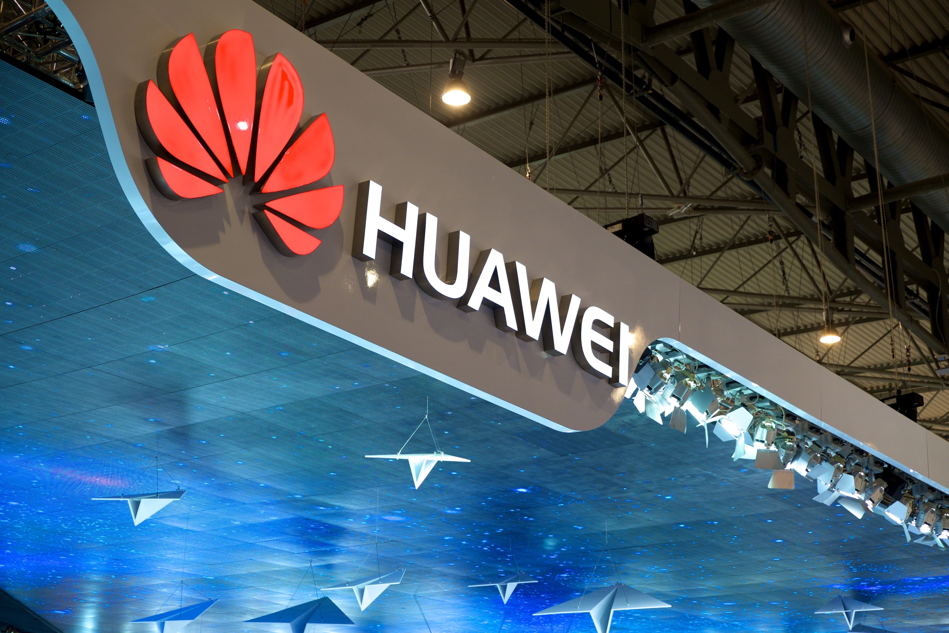 5G, ale bez Huawei. Wielka Brytania wycofa sprzęt chińskiego koncernu ze swojej sieci