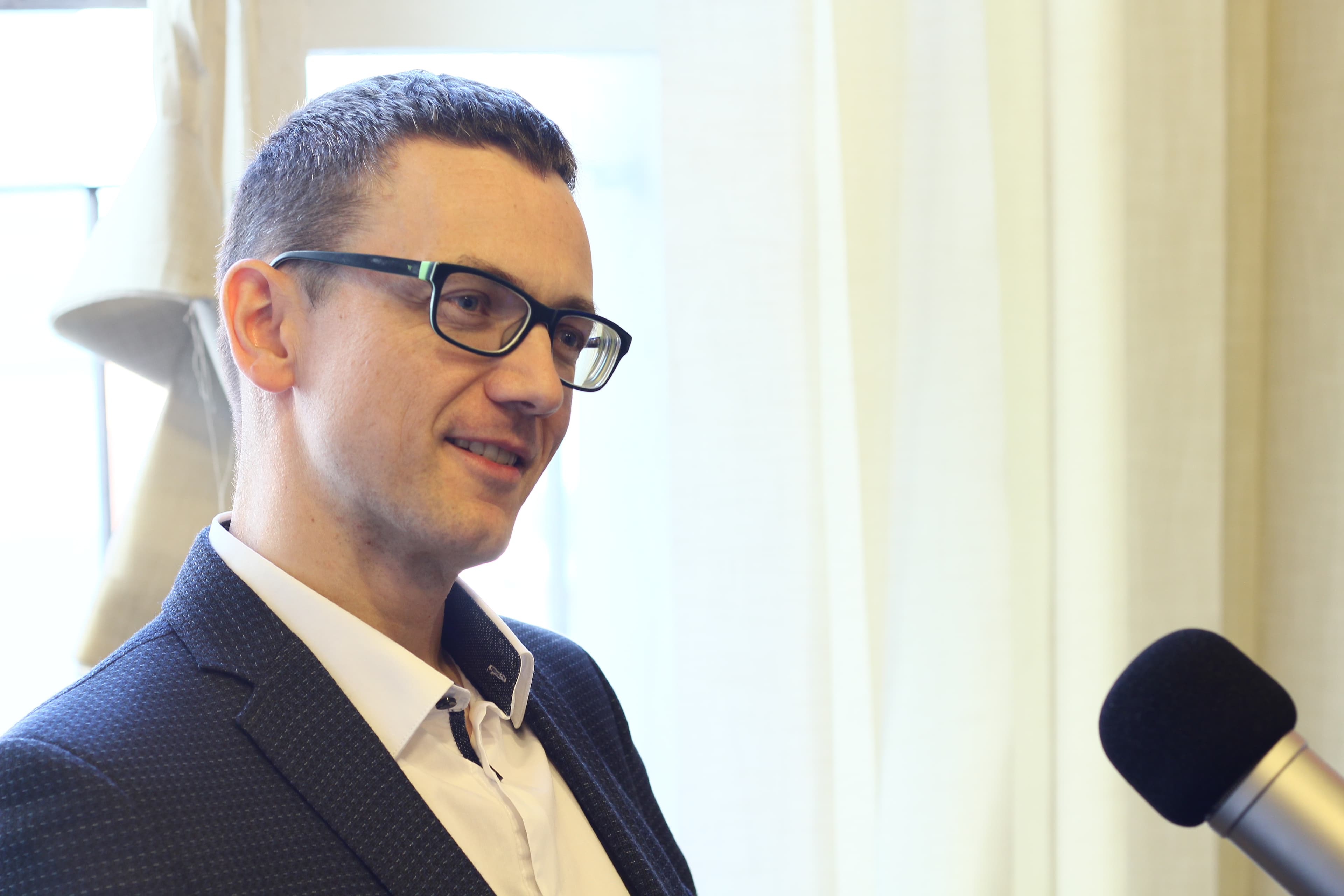 Okoński (wiceminister cyfryzacji) o budowie sieci 5G, jej następstwach, firmie Huawei i cyberbezpieczeństwie Polski