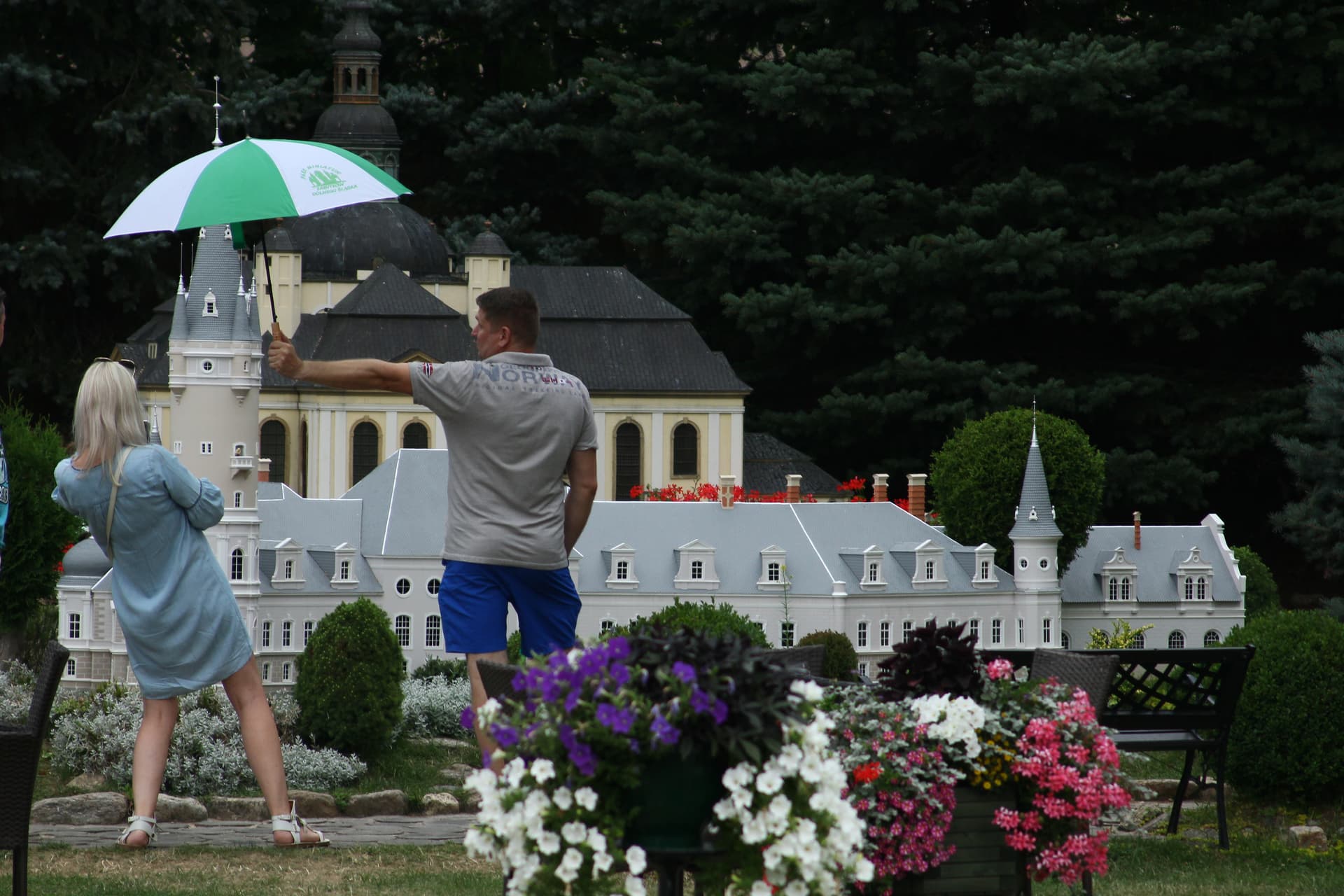 Marian Piasecki: Park Miniatur Zabytków Dolnego Śląska to miniatura Europy. Można obejrzeć ją w sześciu językach