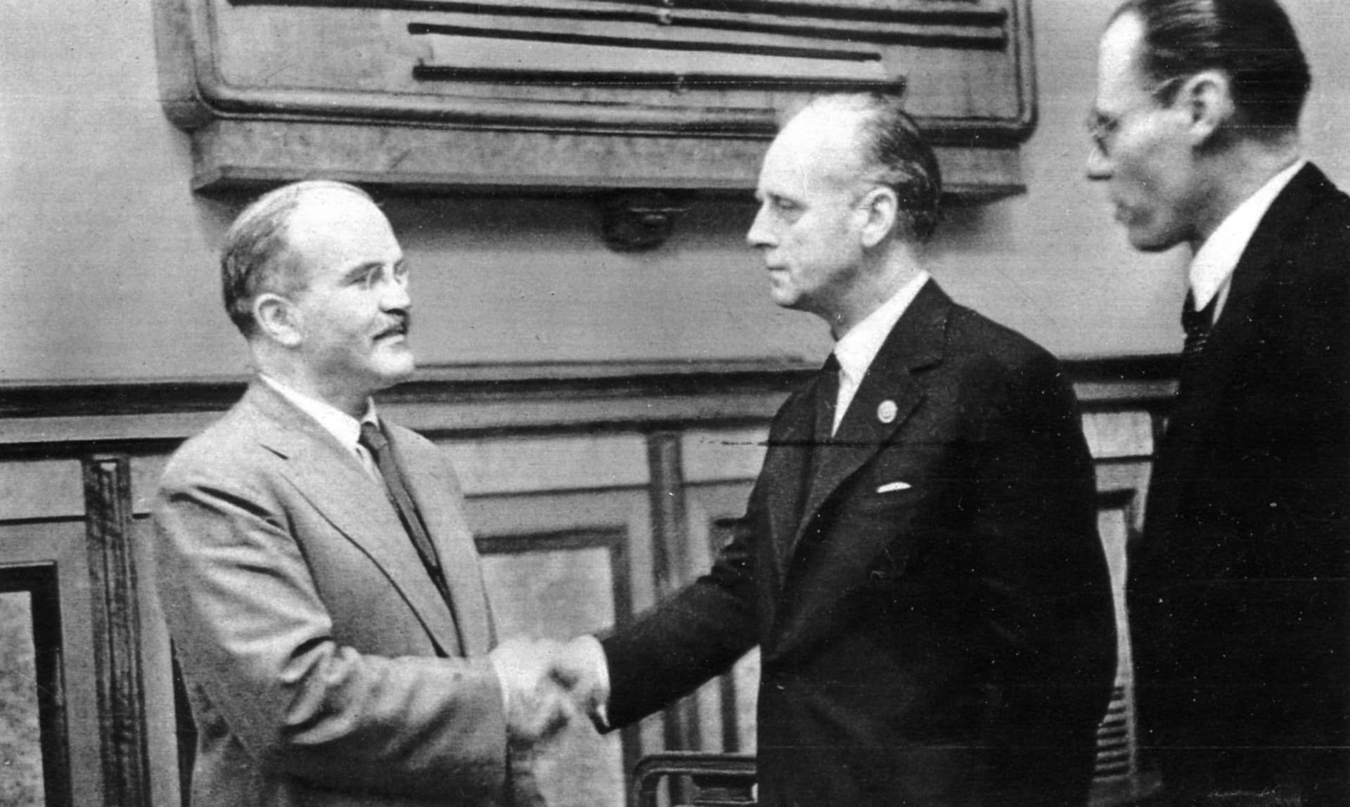 Wystawa plenerowa IPN w 83. rocznicę podpisania Paktu Ribbentrop-Mołotow