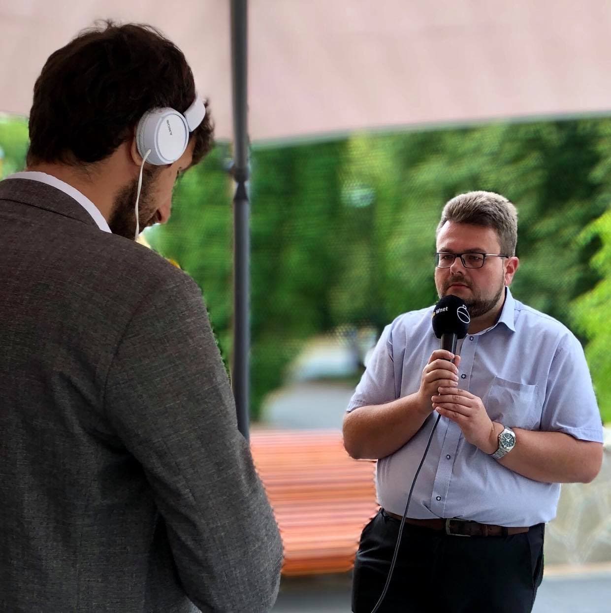 Kraśnik był ważnym ośrodkiem w XIV i XV w. należąc do ważnych rodów. Kraśnik Fabryczny miał być miastem socjalistycznym