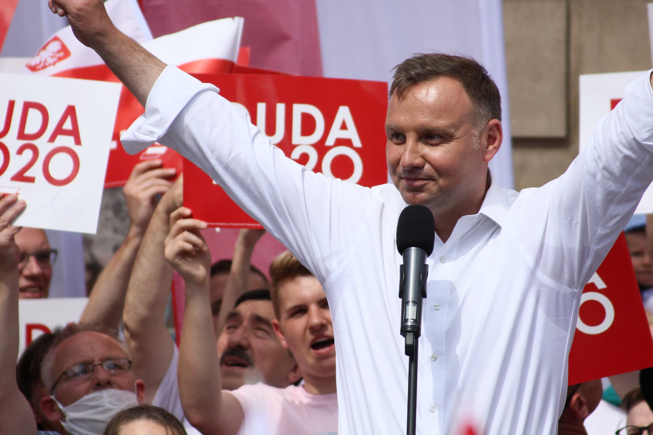 Wiec Andrzeja Dudy we Wrocławiu. Tłumy zwolenników i przeciwników. Była prowokacja! [FOTORELACJA I WYWIAD Z DUDĄ]