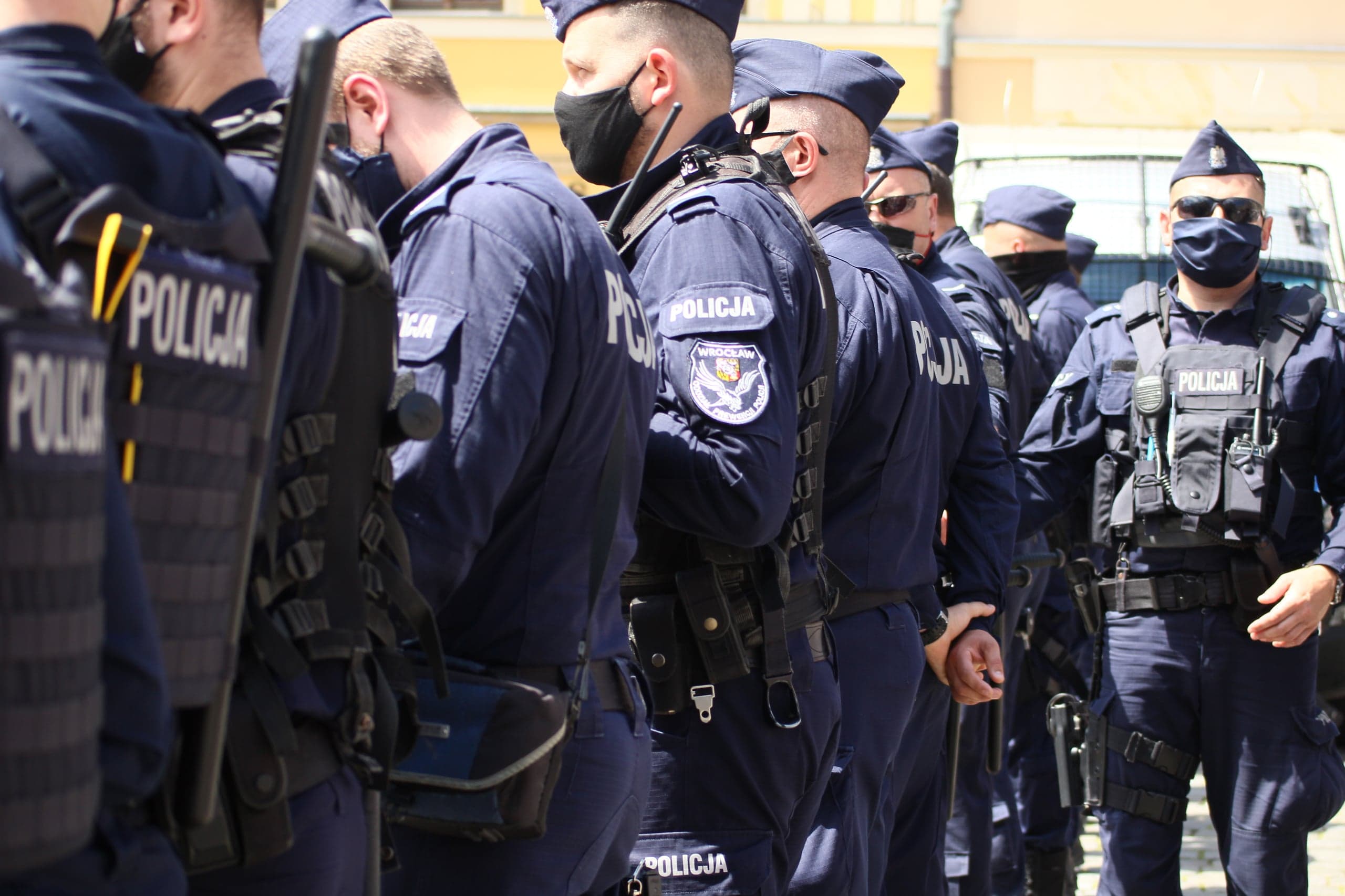 Punkty szczepień pod ochroną policji