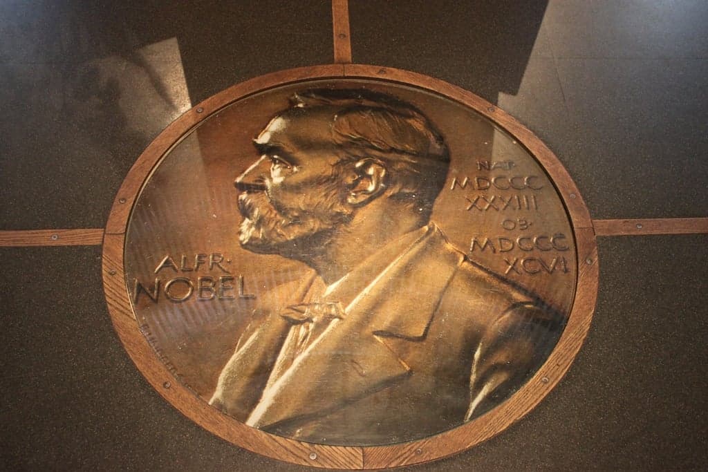 Aleś Bialacki, Memoriał oraz ukraińska organizacja praw człowieka otrzymali Pokojową Nagrodę Nobla