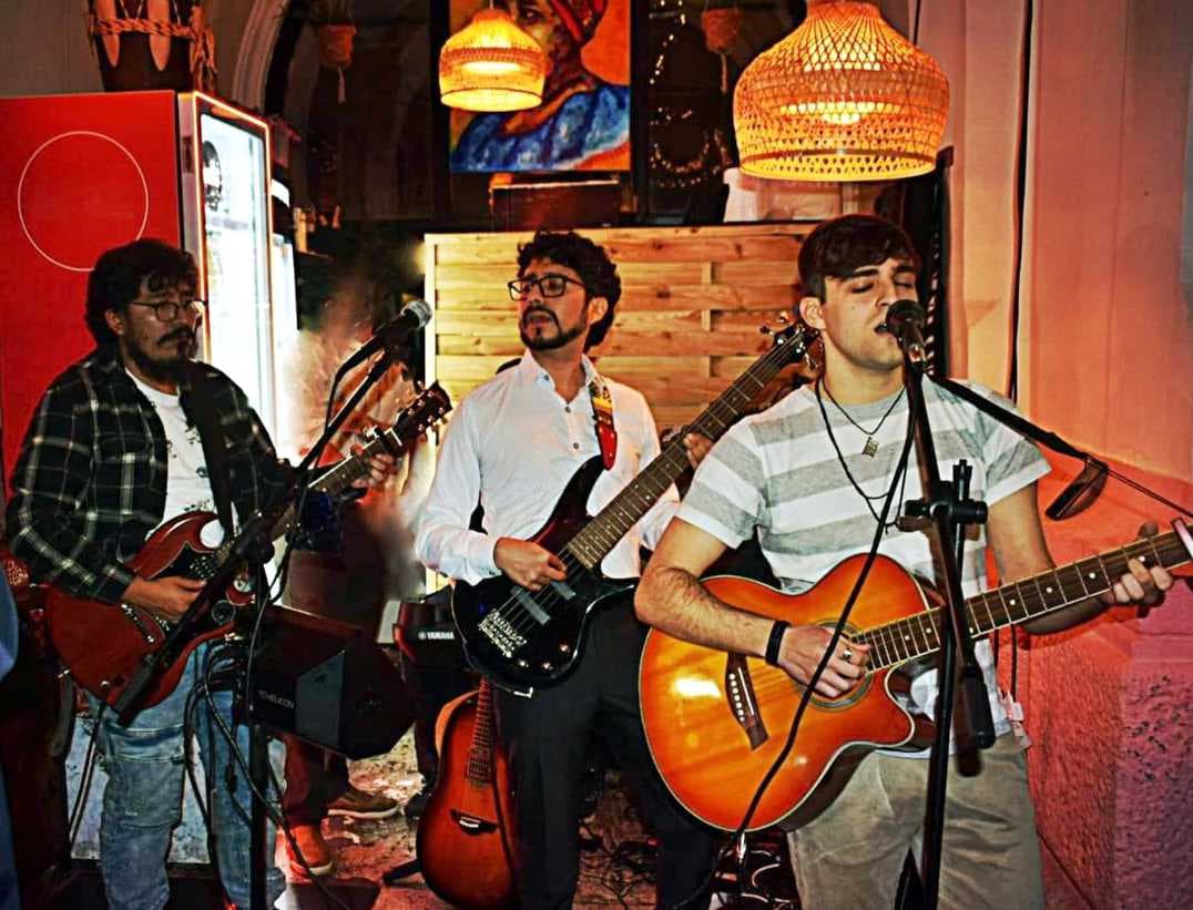 Cumbre: muzyka nie tylko na jesienne wieczory/la música no sólo para las noches de otoño