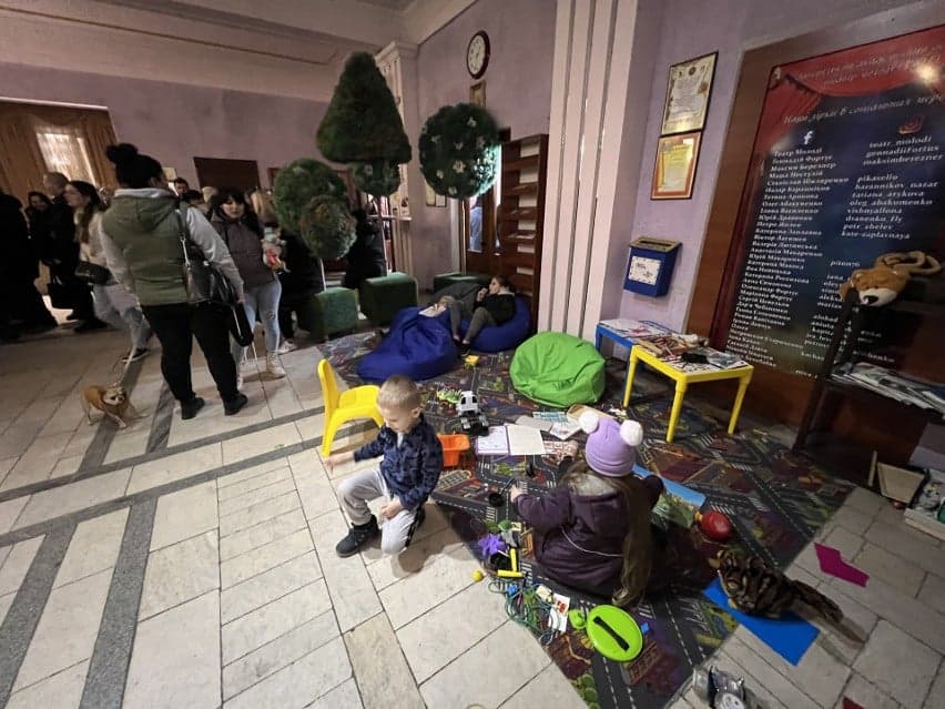 Wystawimy polską sztukę! Felieton Pawła Bobołowicza