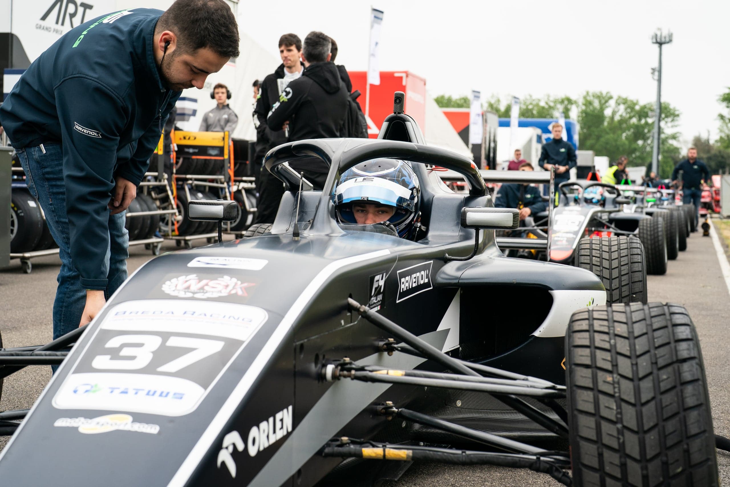 Kacper Sztuka na drodze po kolejne sukcesy w F4, przystankiem słynne Spa – akt.: Polak na podium!
